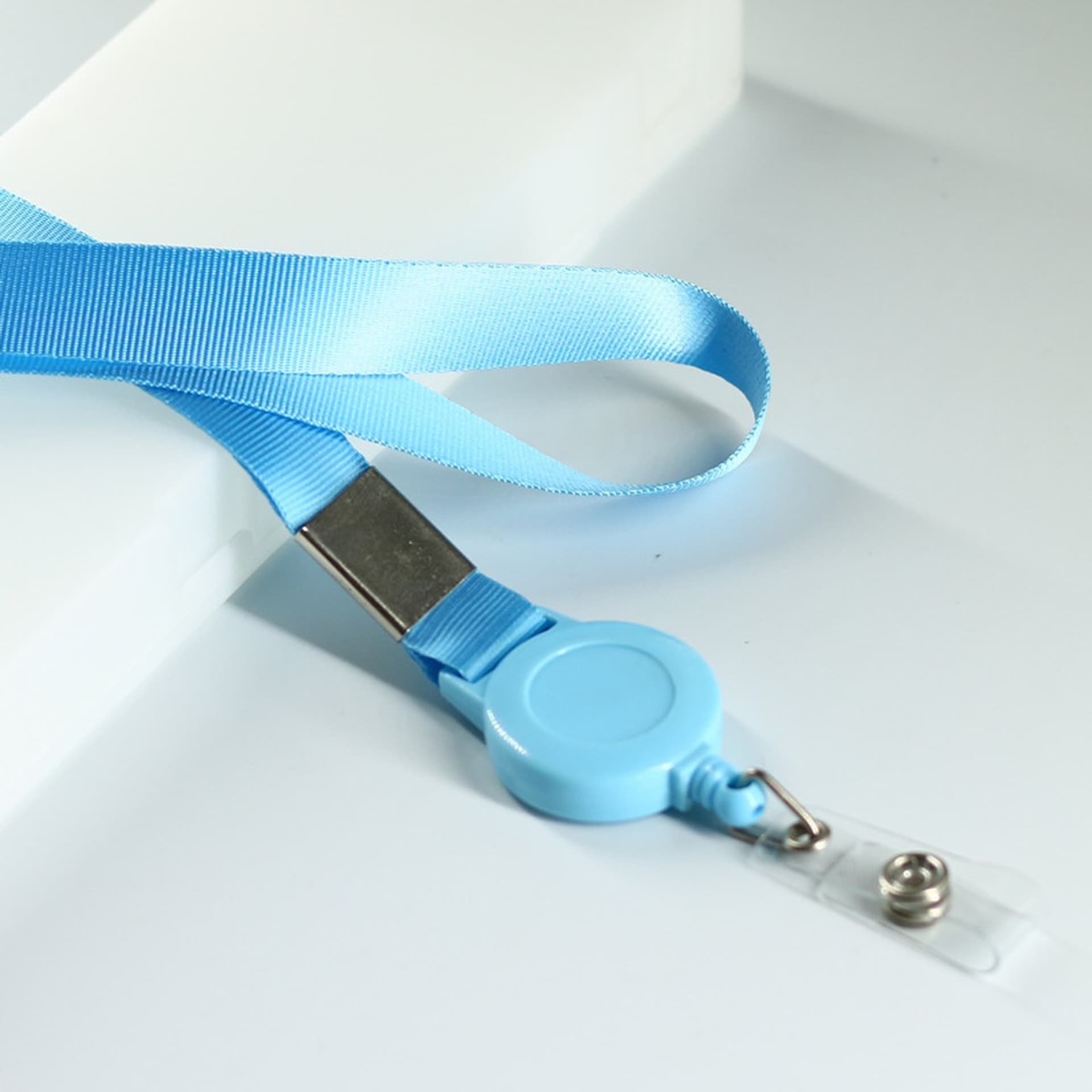 

Smycz Easy Pull zawieszka skipass etui na kartę jasnoniebieska