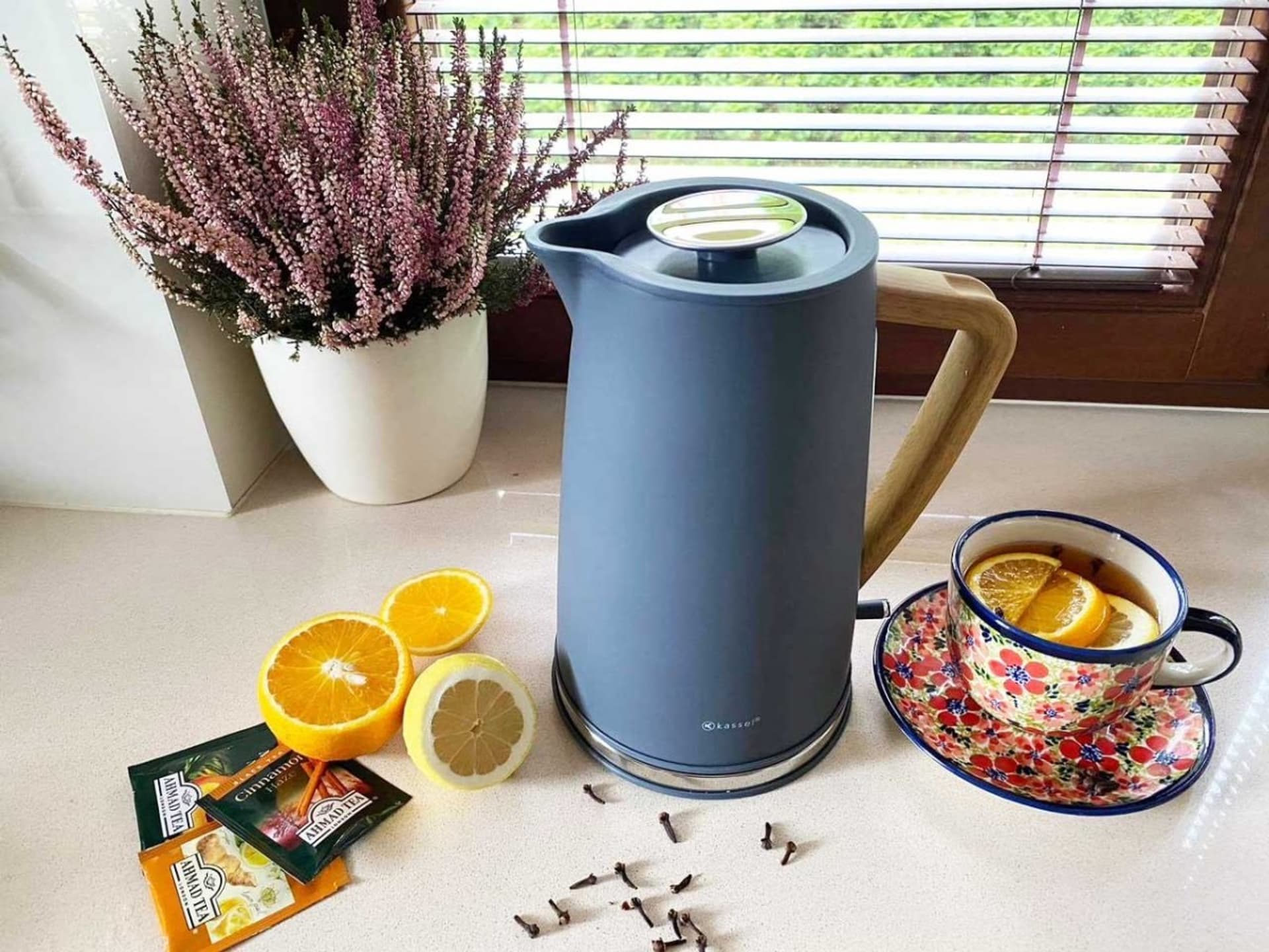 

CZAJNIK ELEKTRYCZNY KASSEL 1,7L szary 93228