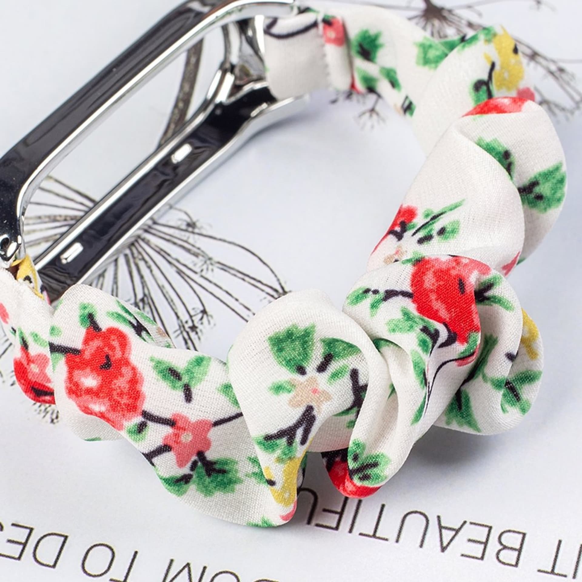 

Materiałowa opaska do Xiaomi Mi Band 6 / 5 / 4 / 3 pasek bransoletka gumka scrunchies biały