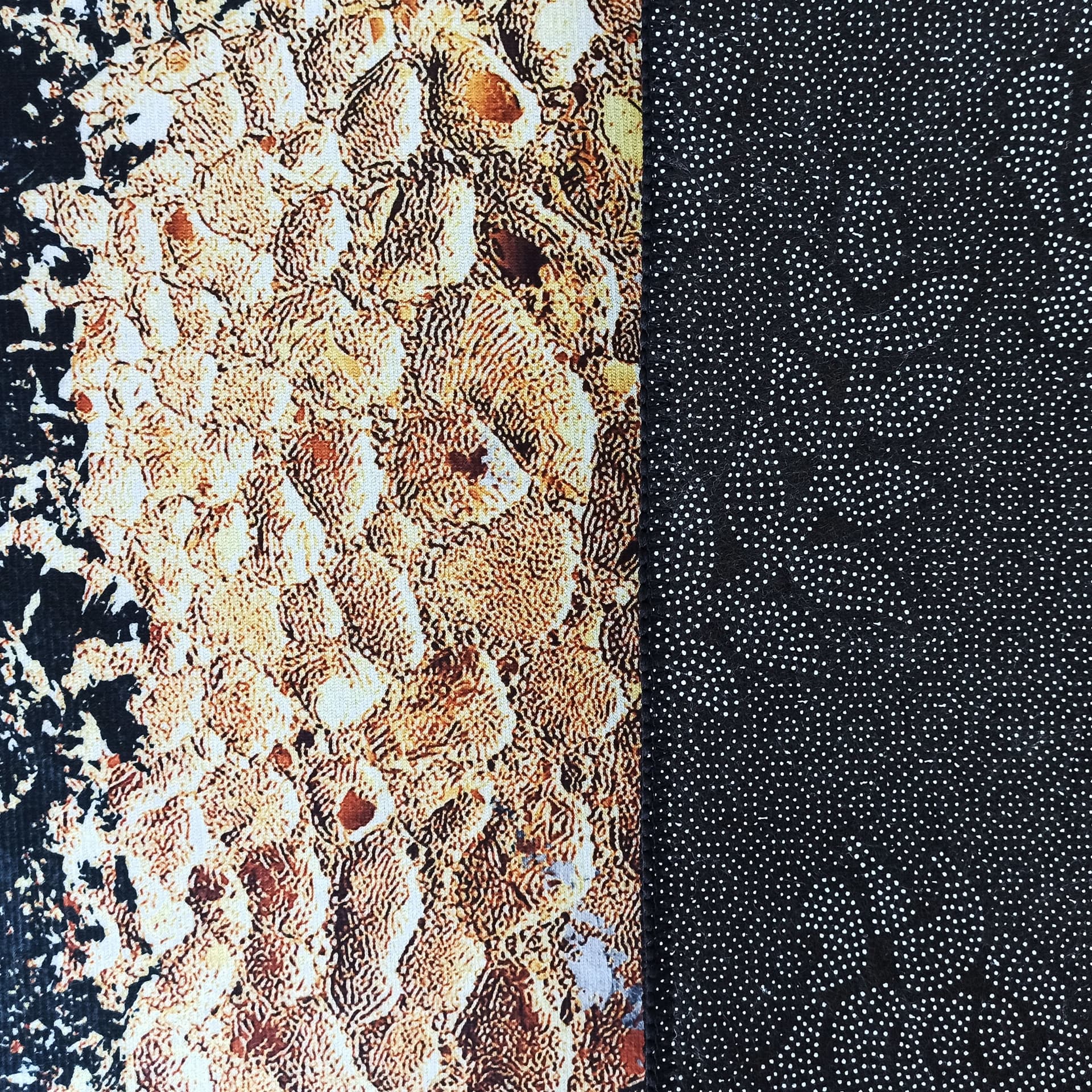 

Dywan BLACK and GOLD N 13 czarny 80 x 150 cm