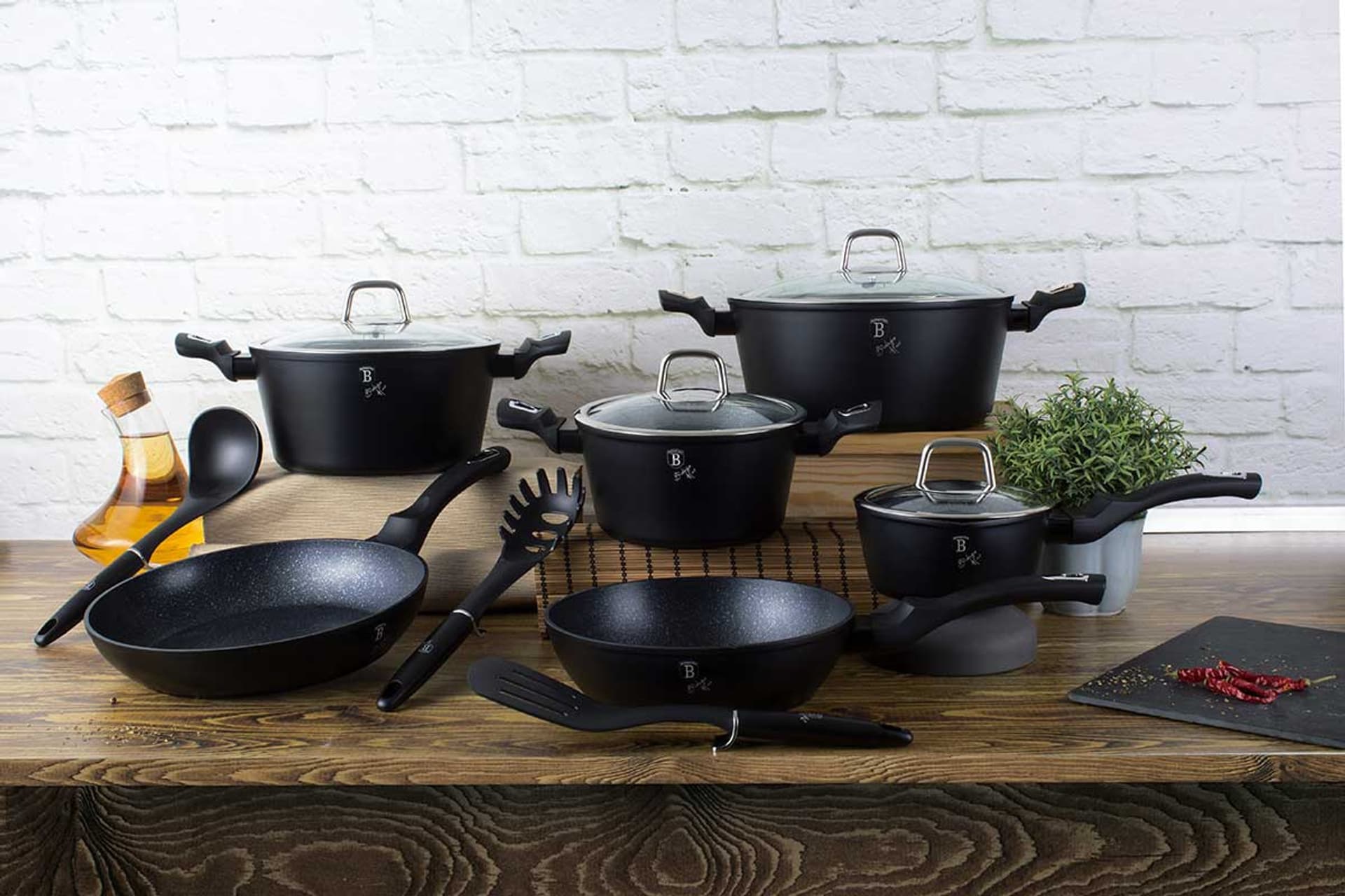 

ZESTAW GARNKÓW GRANITOWYCH 15 elem. BERLINGER HAUS BH-6155 BLACK SILVER