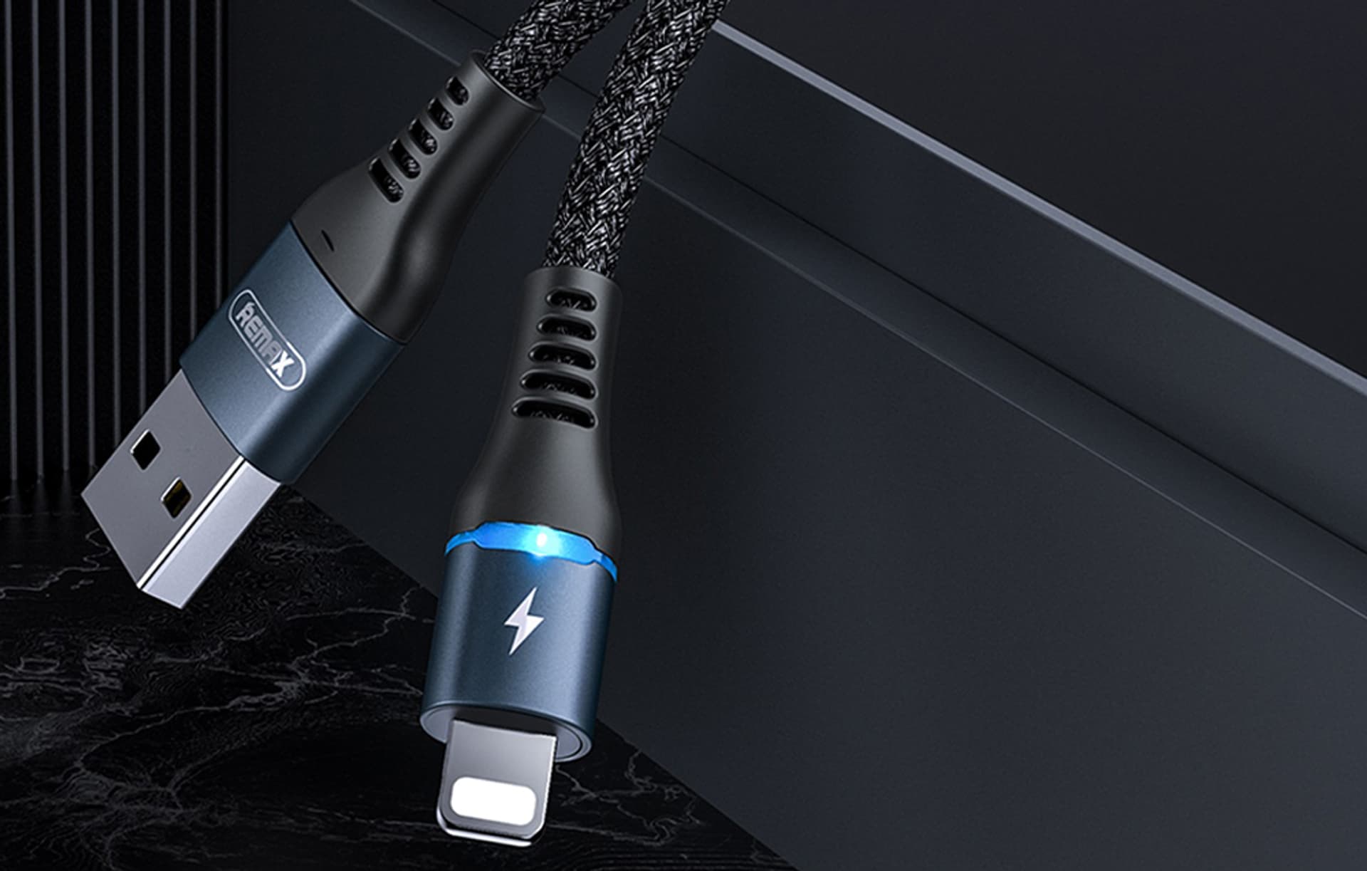 

Kabel USB Lightning Remax Colorful Light, 2.4A, 1m (czarny)