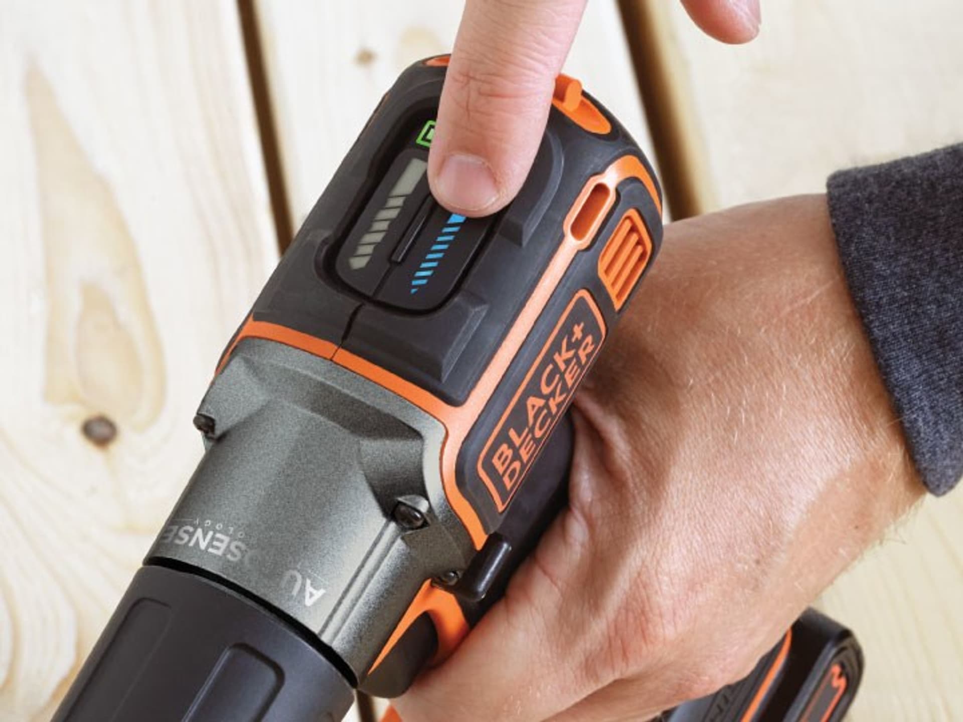 

Wiertarko-wkrętarka Black&Decker ASD18K-QW