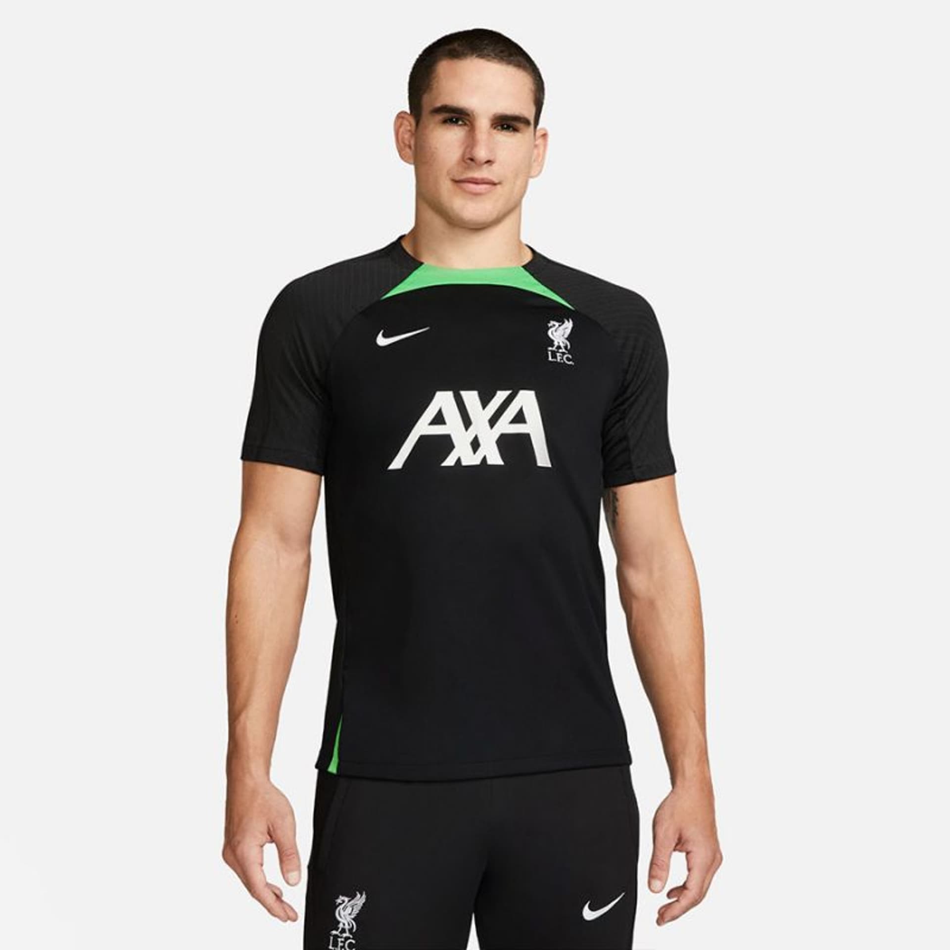 

Koszulka Nike Liverpool FC Strike SS Top M DX3020 (kolor Czarny, rozmiar M)