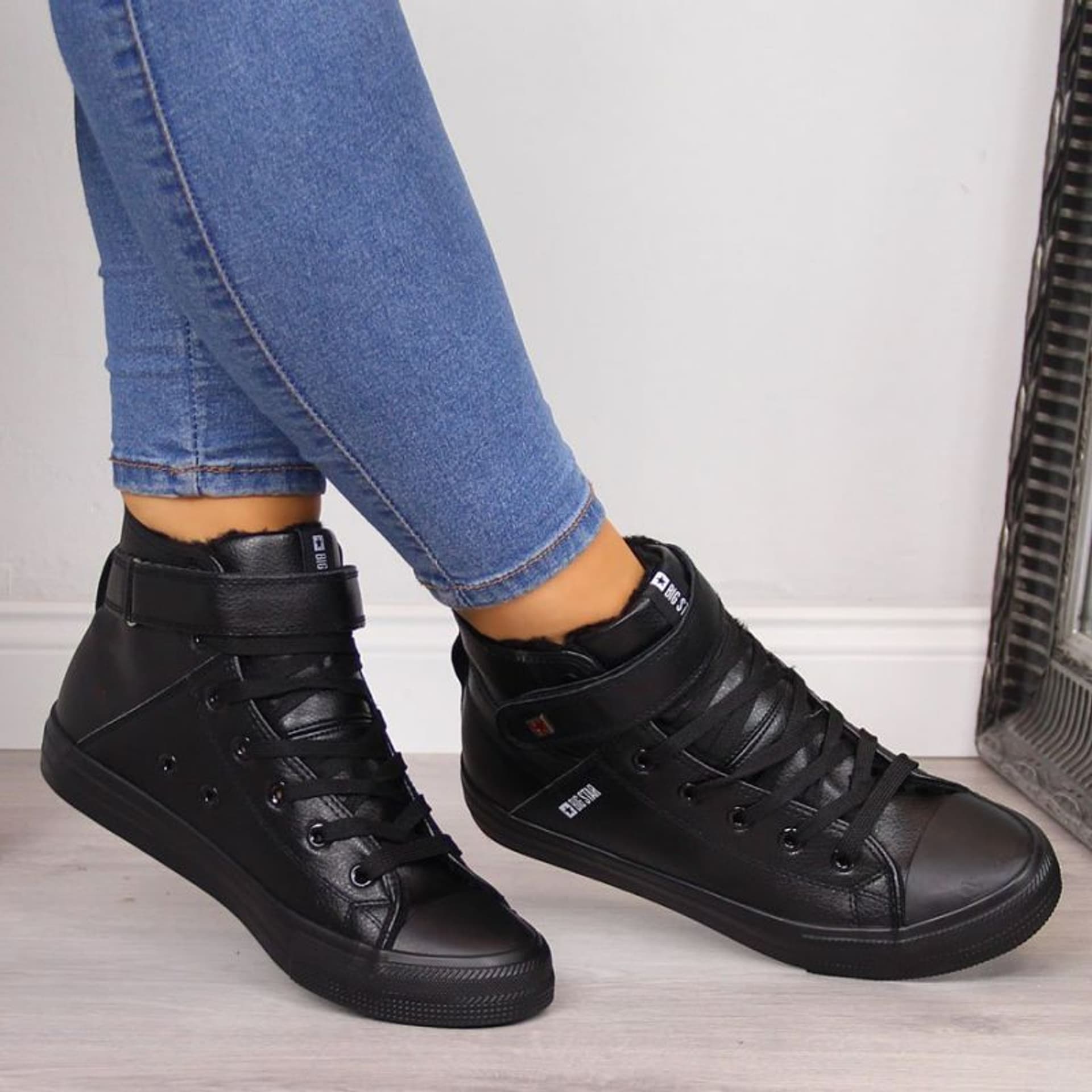

Buty Big Star W V274542 (kolor Czarny, rozmiar 37)