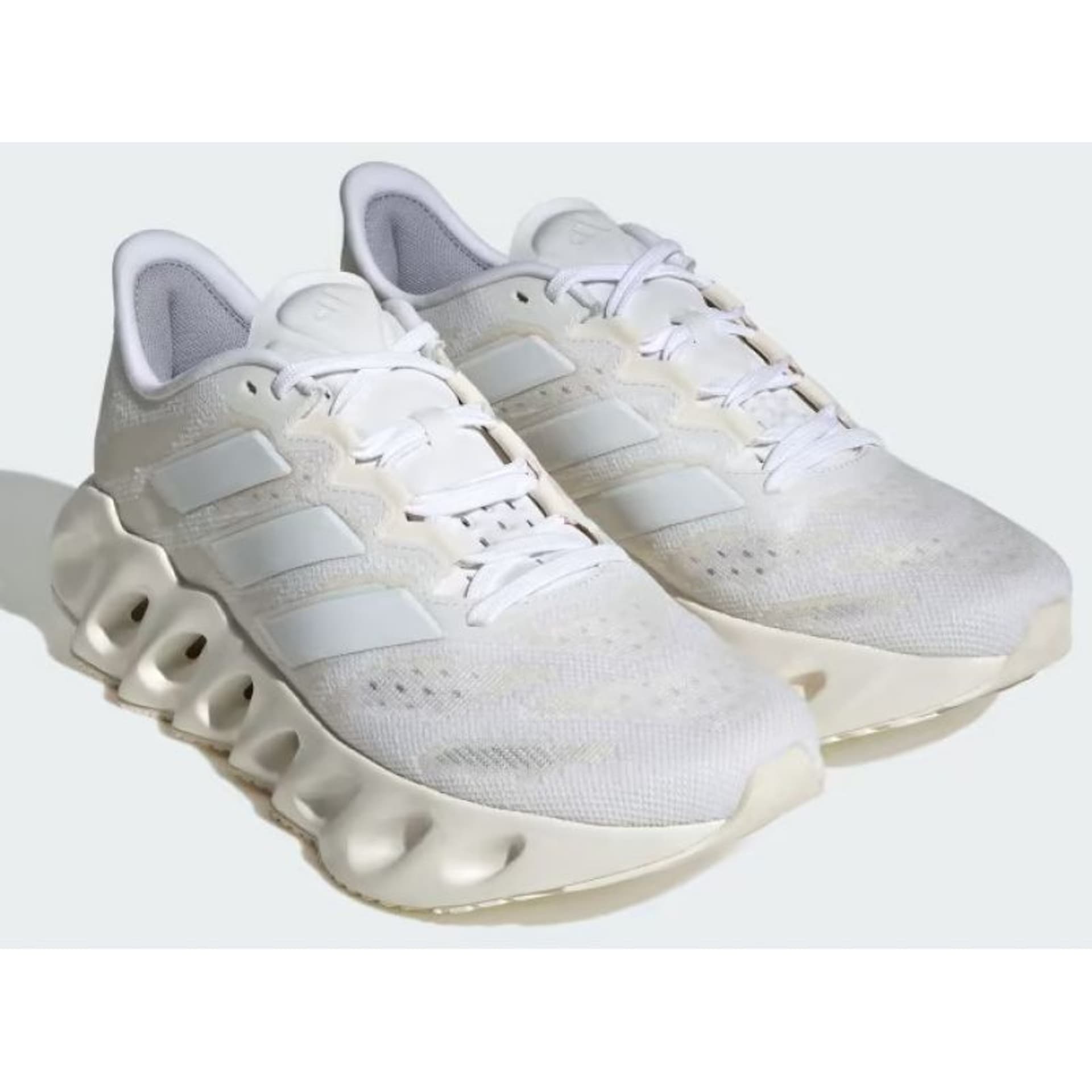 

Buty adidas Switch Fwd W (kolor Biały, rozmiar 40 2/3)