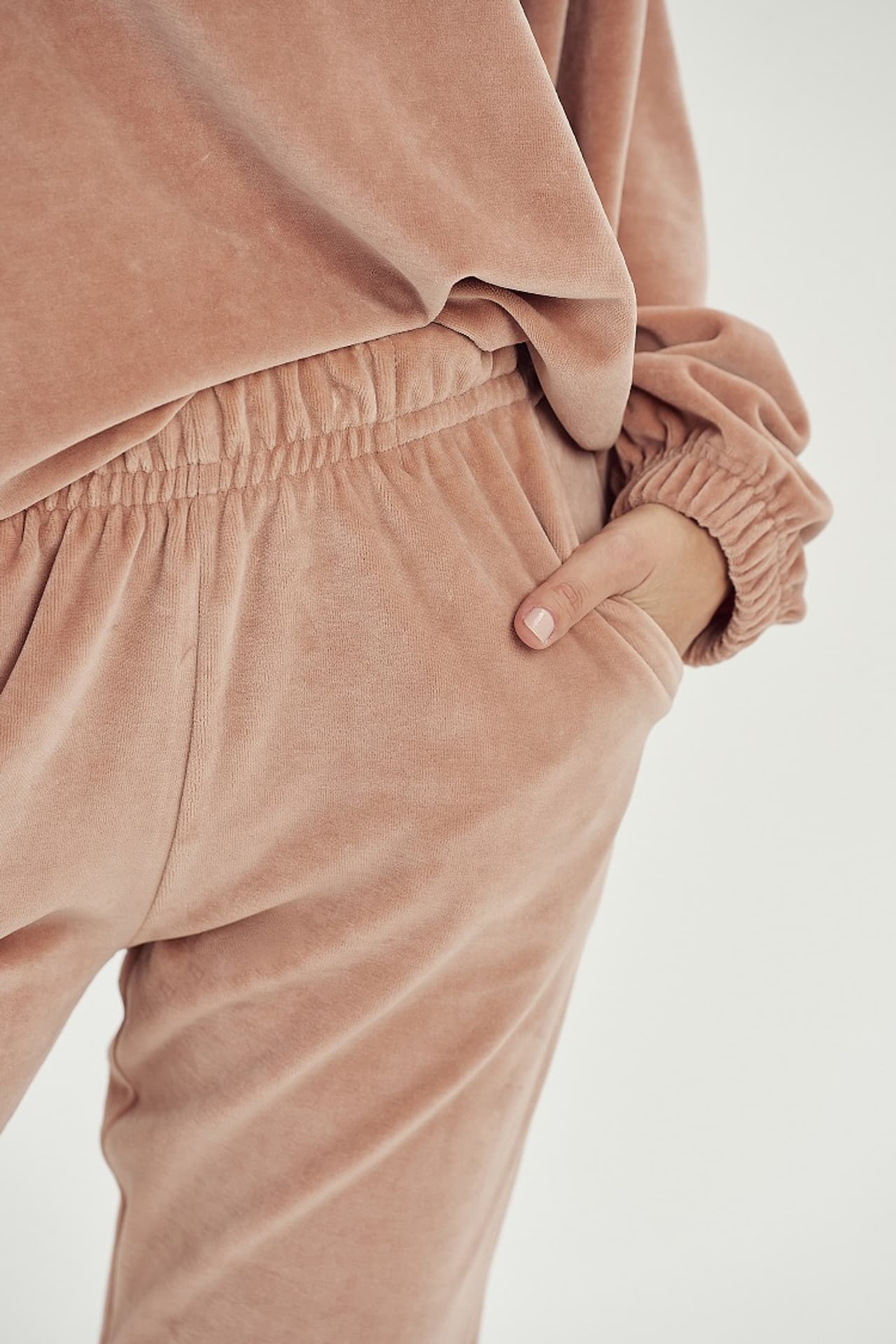 

KOMPLET TARO 3023 BELLE AW24 (kolor pudre, rozmiar L)