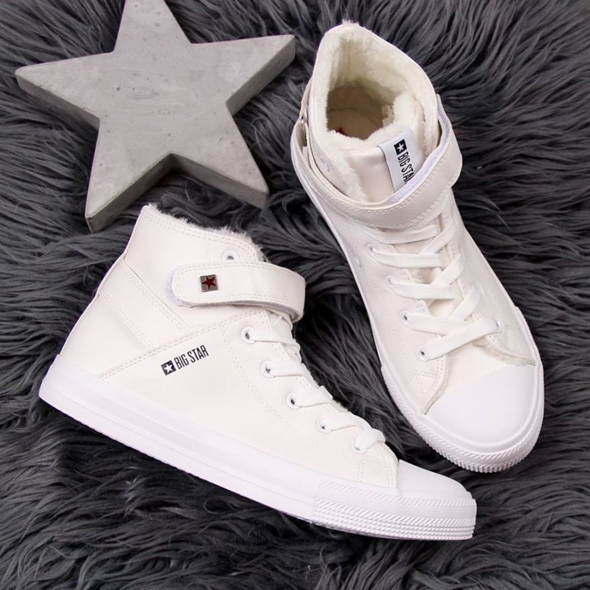 

Buty Big Star W V2745 (kolor Biały, rozmiar 37)