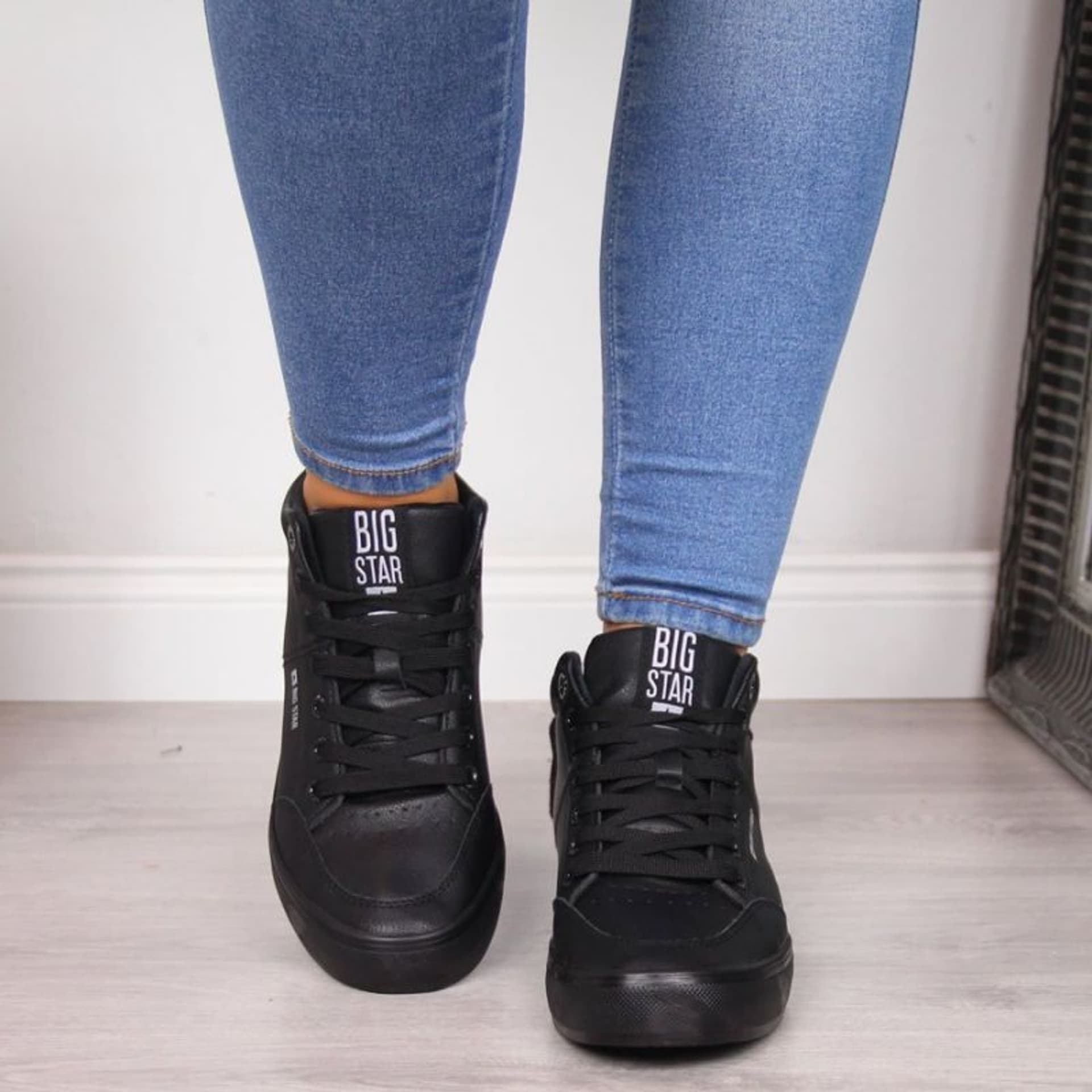 

Buty Big Star W EE274 (kolor Czarny, rozmiar 40)