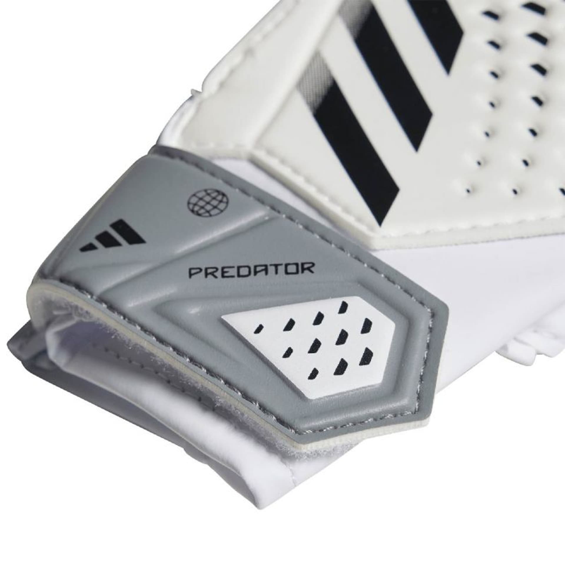 

Rękawice bramkarskie adidas Predator Training Gloves Jr (kolor Biały, rozmiar 4)