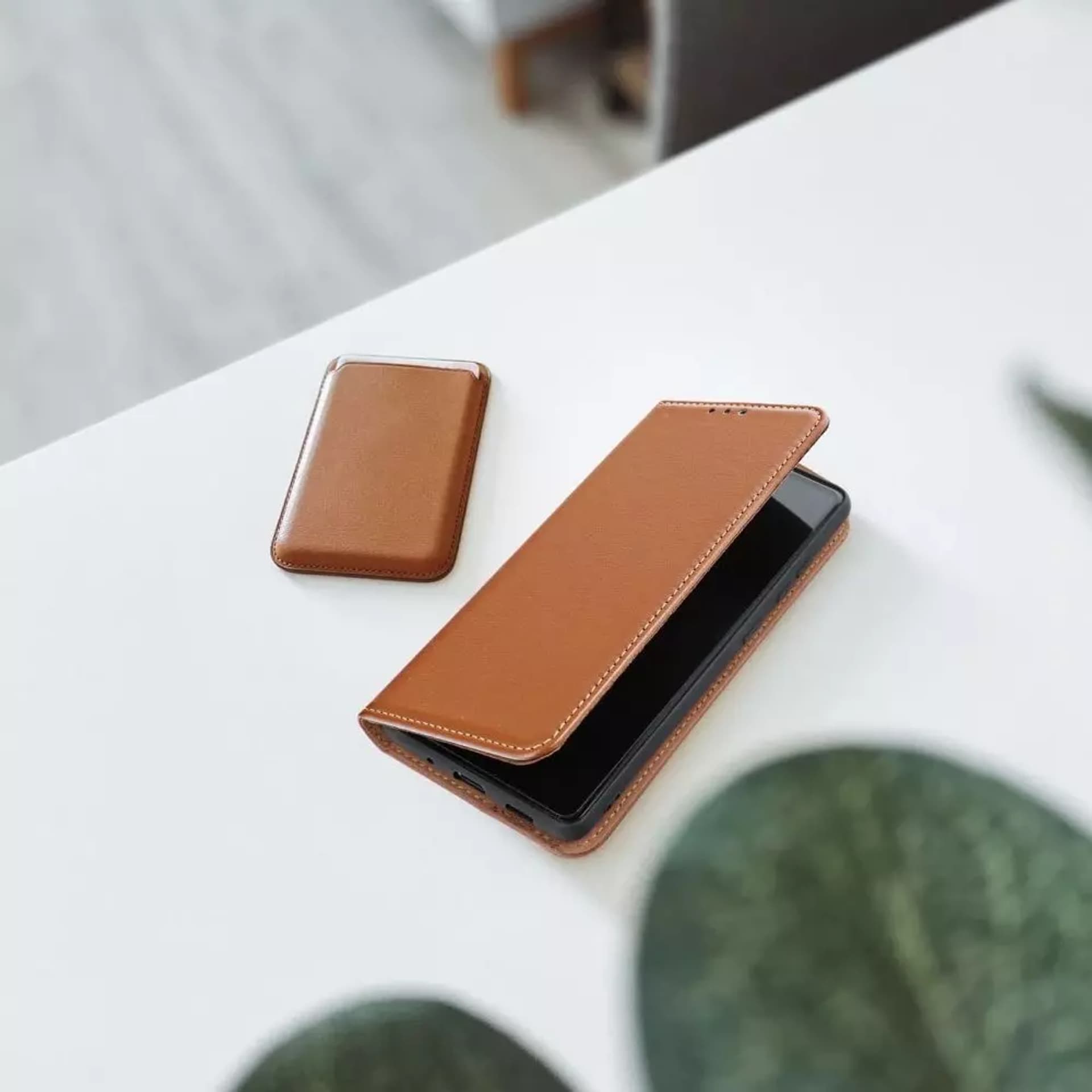 

Kabura skórzana SMART PRO do IPHONE 15 Pro brązowy