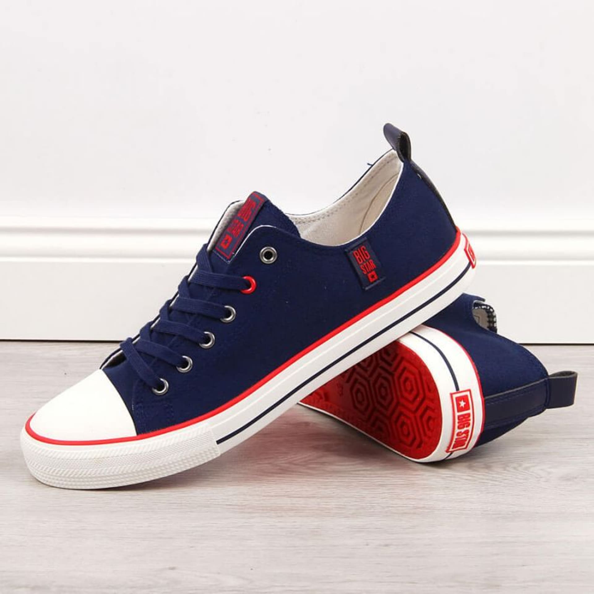 

Trampki niskie Big Star M JJ174060 (kolor Granatowy, rozmiar 43)