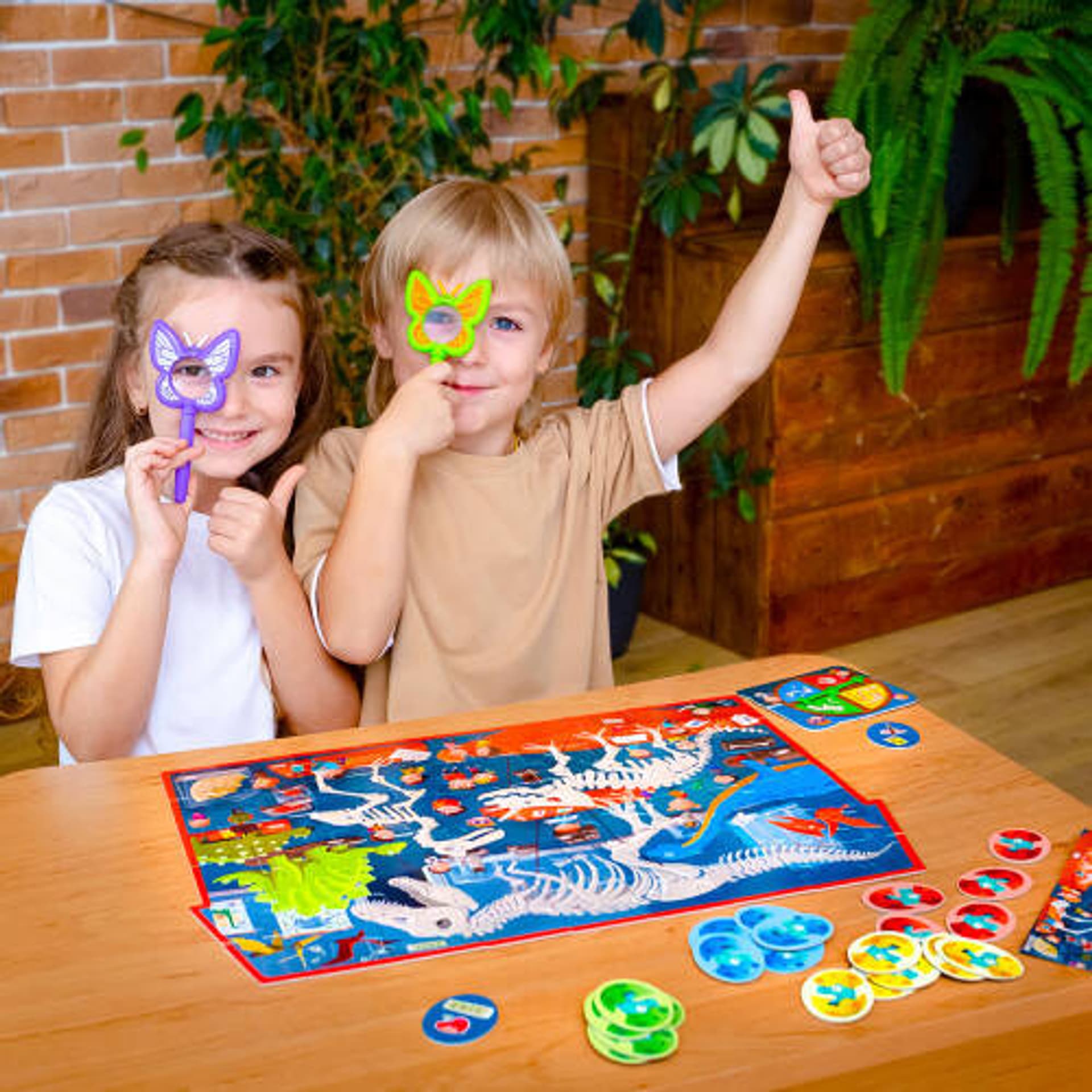

GRA EDUKACYJNA PUZZLE DETEKTYW MUZEUM DINOZAURÓW LUPA ROTER KAFER