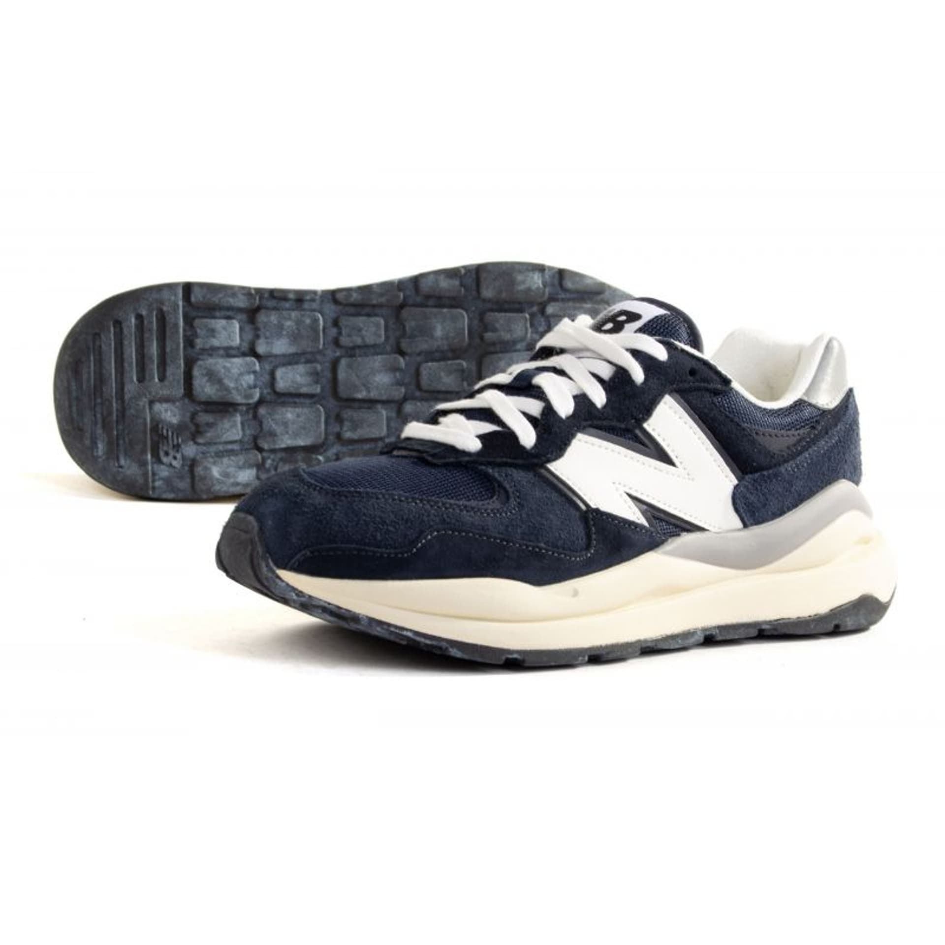 

Buty New Balance M M5740 (kolor Granatowy, rozmiar 44.5)