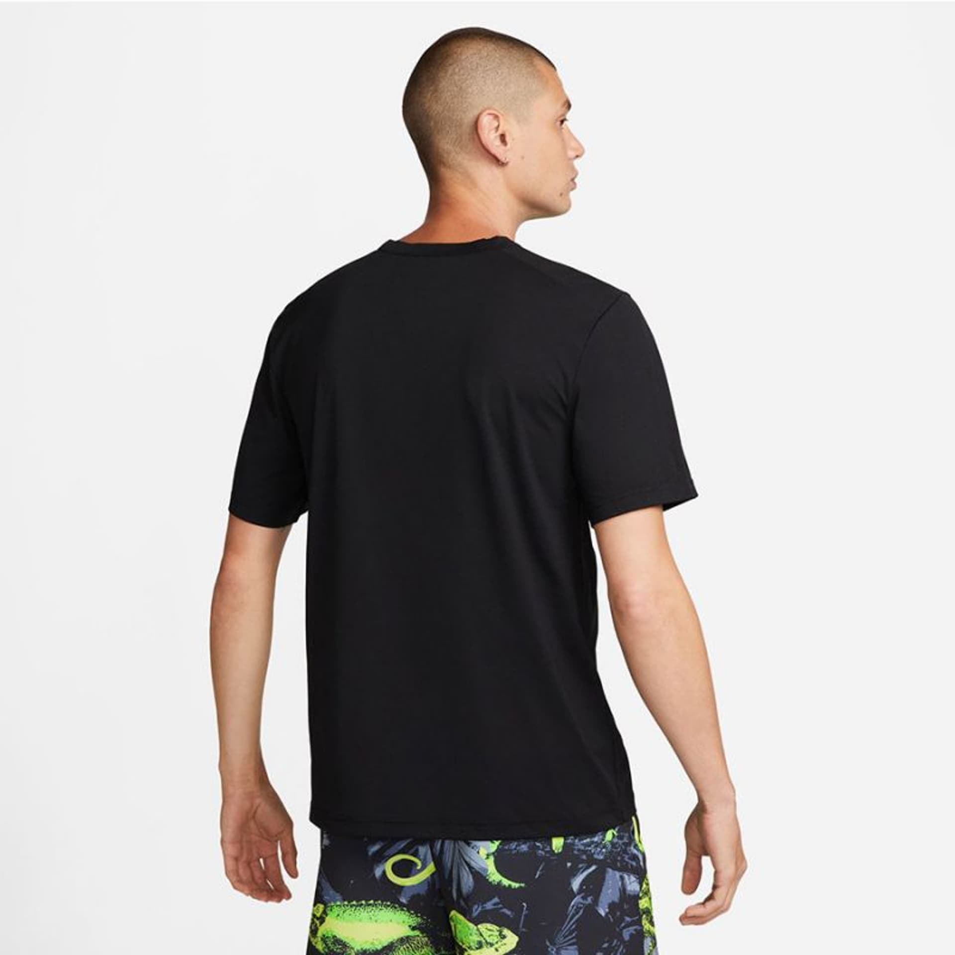 

Koszulka Nike Hyverse Studio`72 M FB7944 (kolor Czarny, rozmiar M)