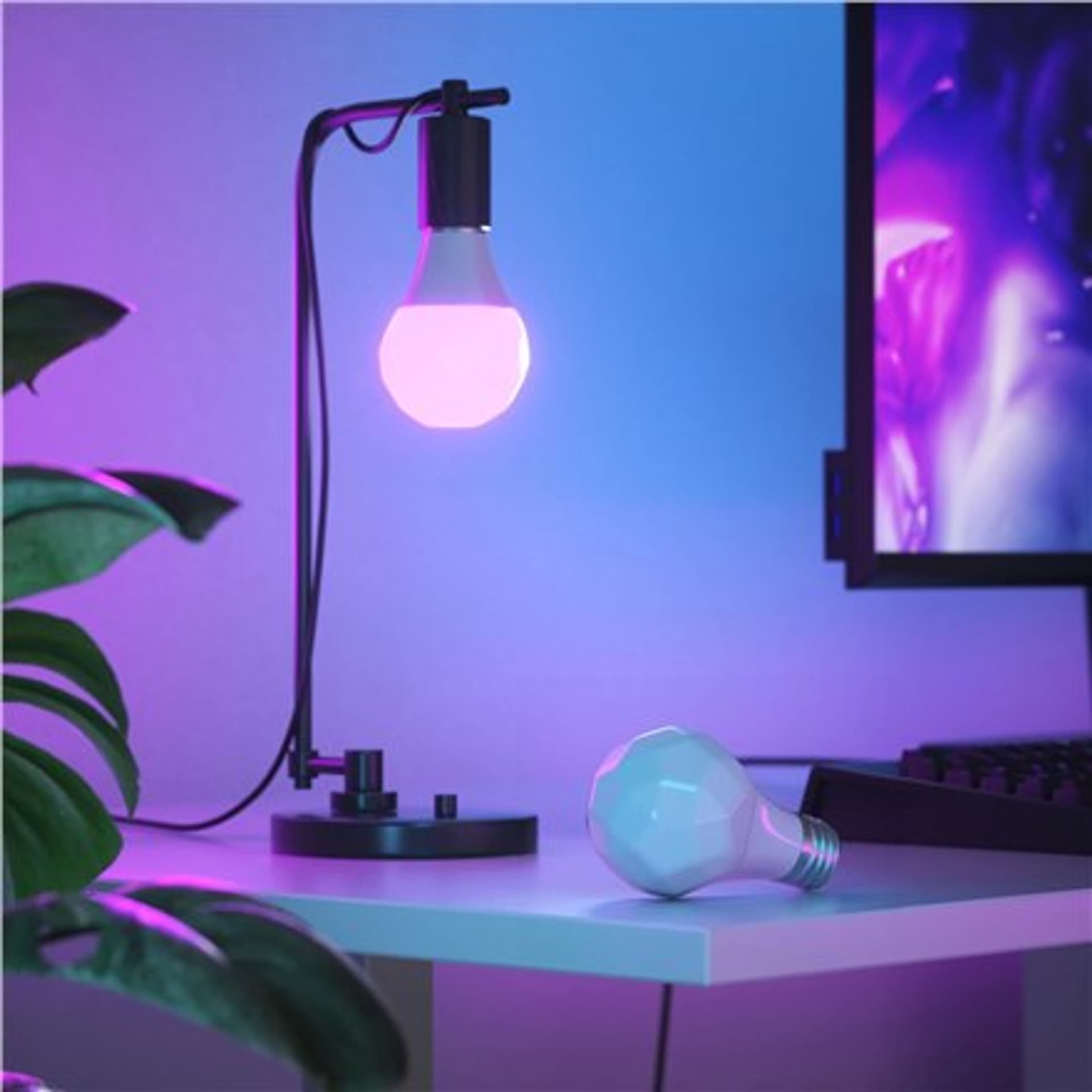 

Żarówka Nanoleaf Essentials Smart A60 E27 Matter 9W 806Lm RGBCW 2700-6500K, opakowanie 3 szt.
