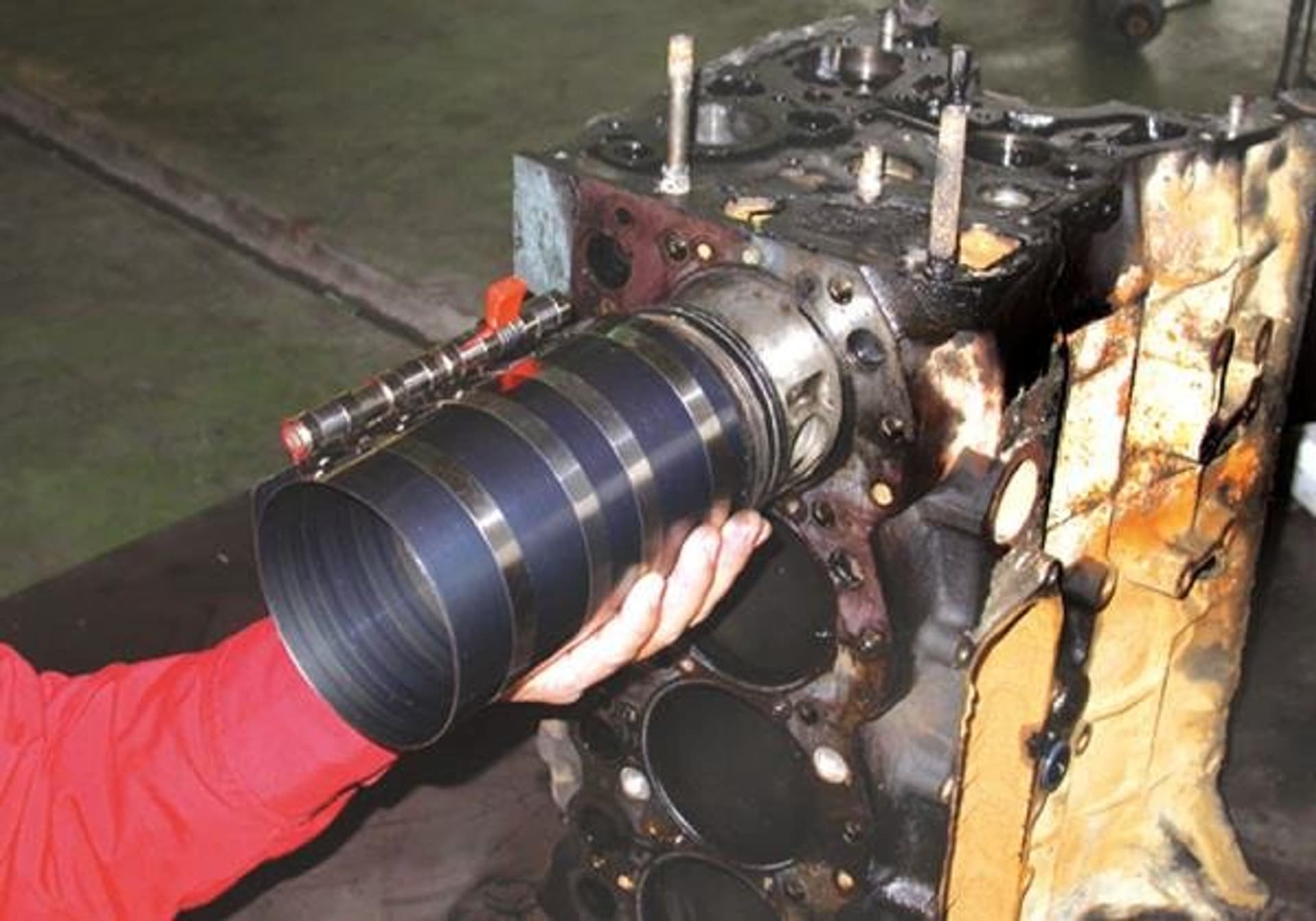 

OPASKA DO ŚCISKANIA PIERŚCIENI TŁOKOWYCH 57-125 x 80 mm King Tony