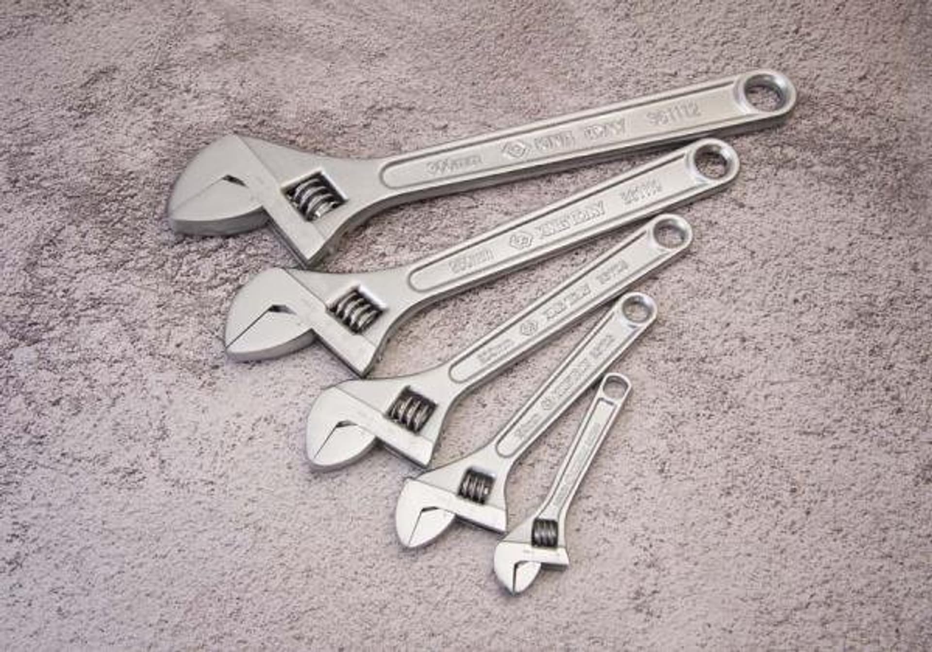 

KLUCZ NASTAWNY "SZWED" Z PODZIAŁKĄ 35mm x 300mm, CHROM King Tony