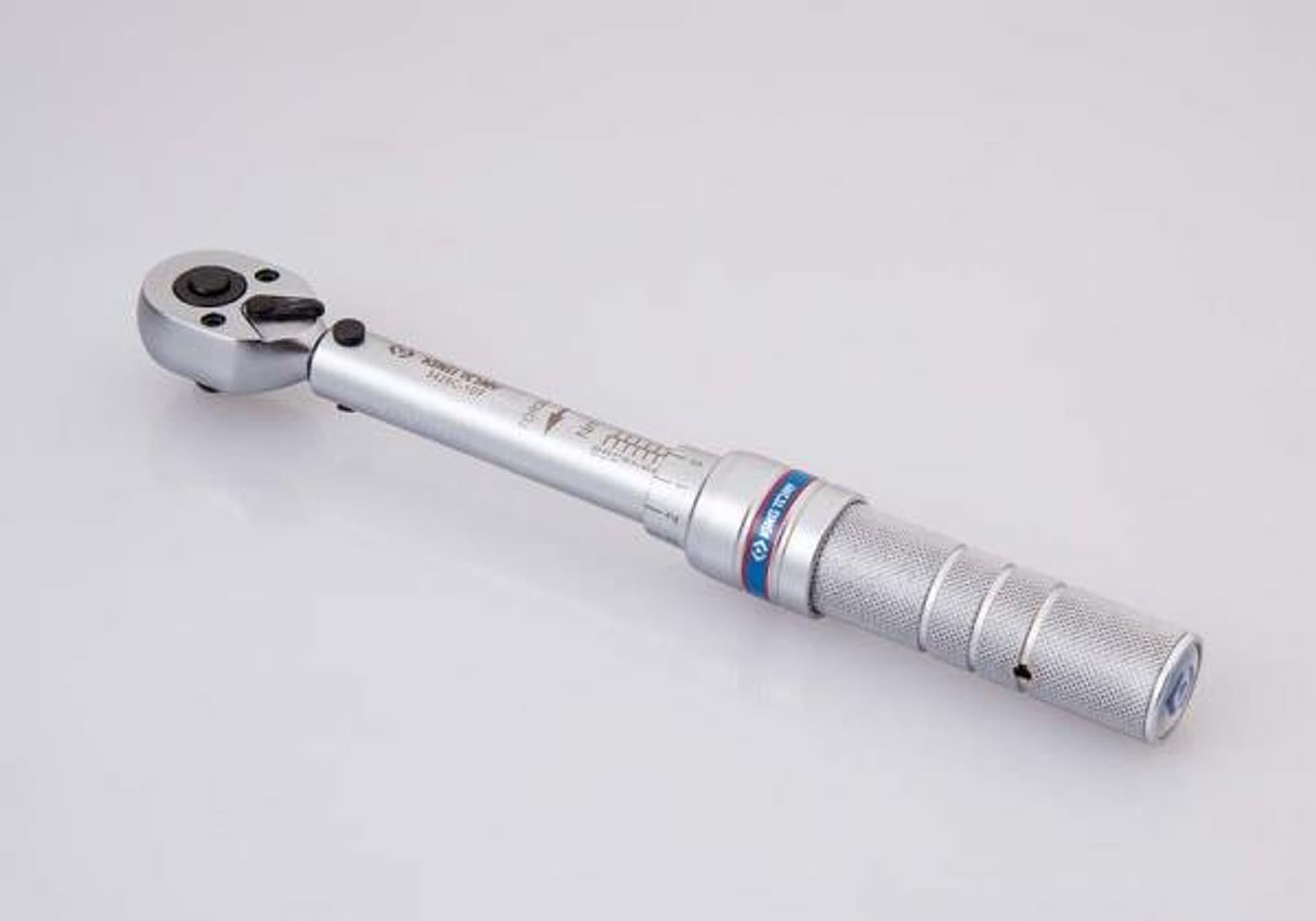 

KLUCZ DYNAMOMETRYCZNY 3/8" MINI 205mm, 3 - 15 Nm Z PRZYCISKIEM King Tony