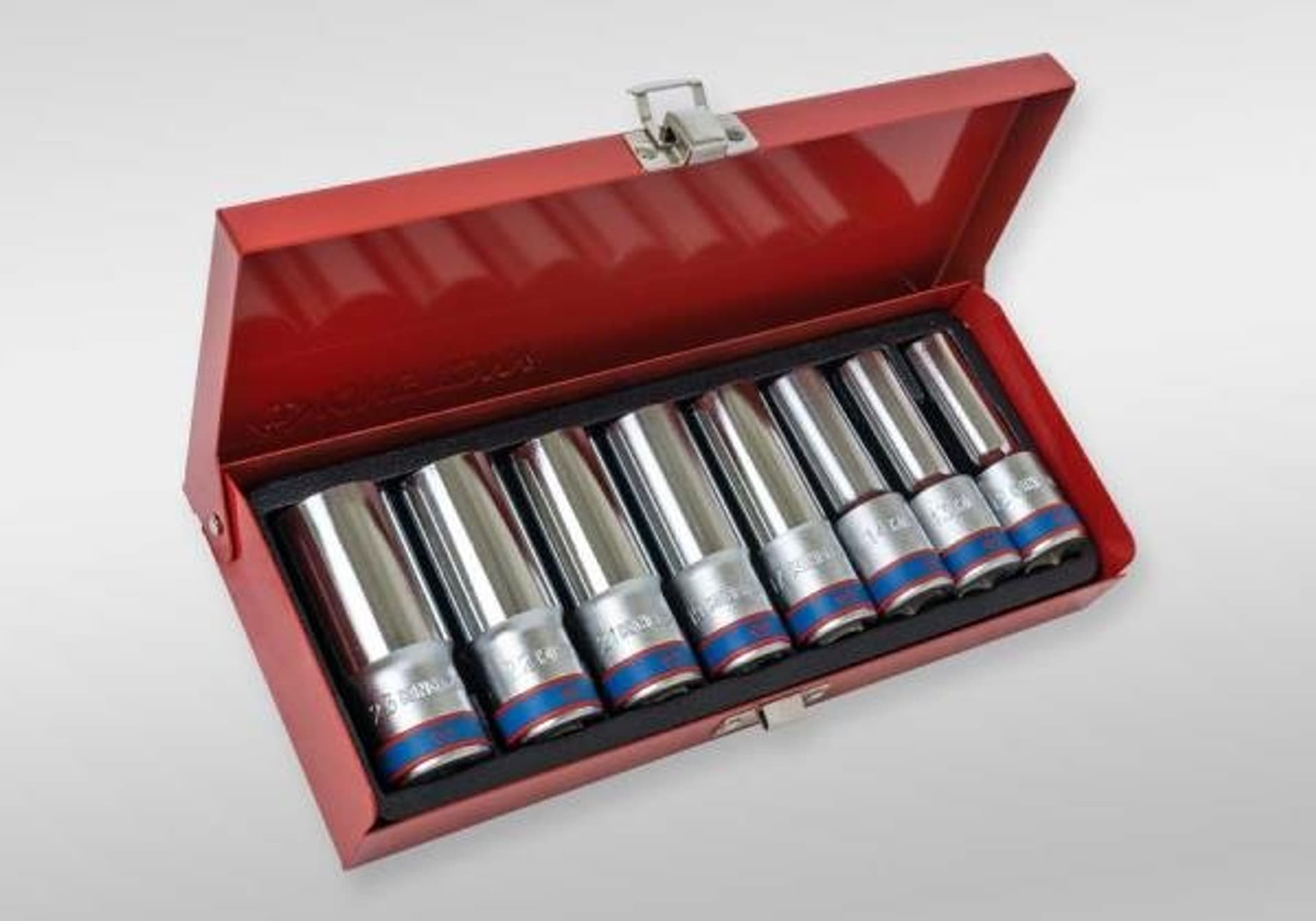 

ZESTAW NASADEK 1/2" 8cz. DŁUGIE 12-kąt. 12 - 23mm KASETA King Tony