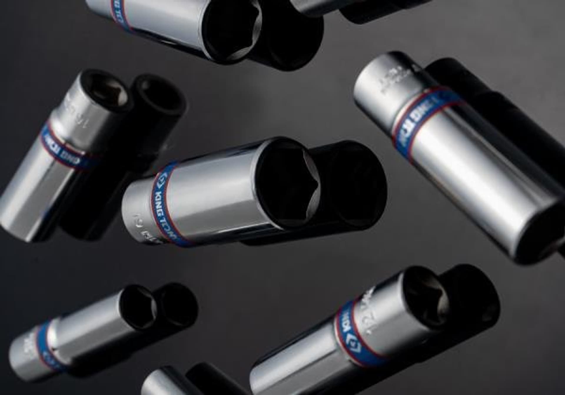 

ZESTAW NASADEK 3/8" 8cz. DŁUGIE 6-kąt 10 - 19mm, ZESTAW NA SZYNIE King Tony