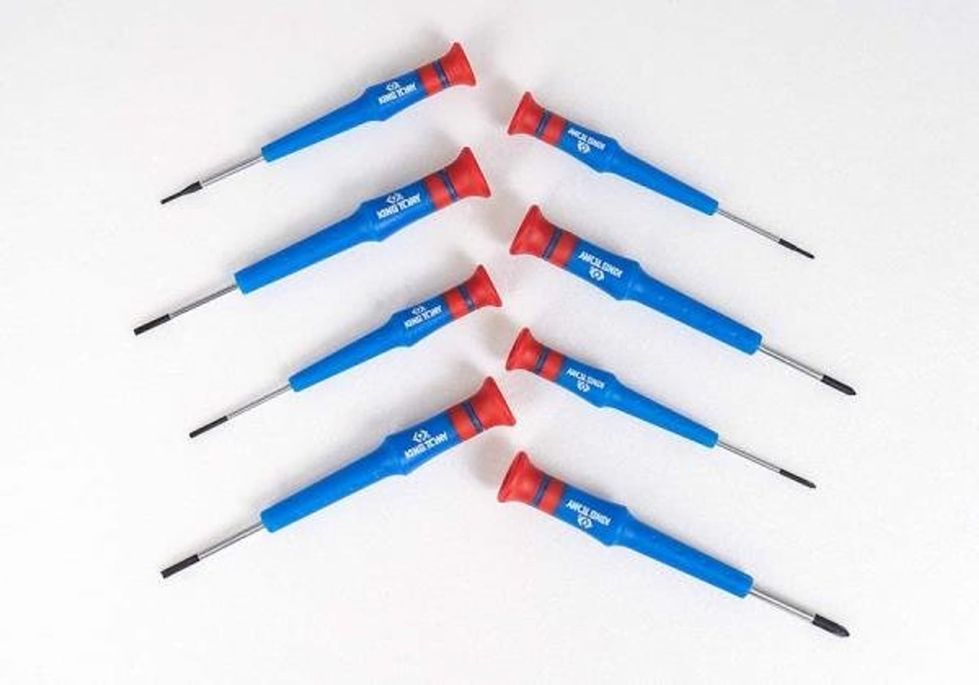 

ZESTAW WKRĘTAKÓW PRECYZYJNYCH 8cz. KRZYŻAK PH No.000 - 1 x 40mm, PŁASKIE 1,5 - 3,0 x 40mm, PUDEŁKO King Tony