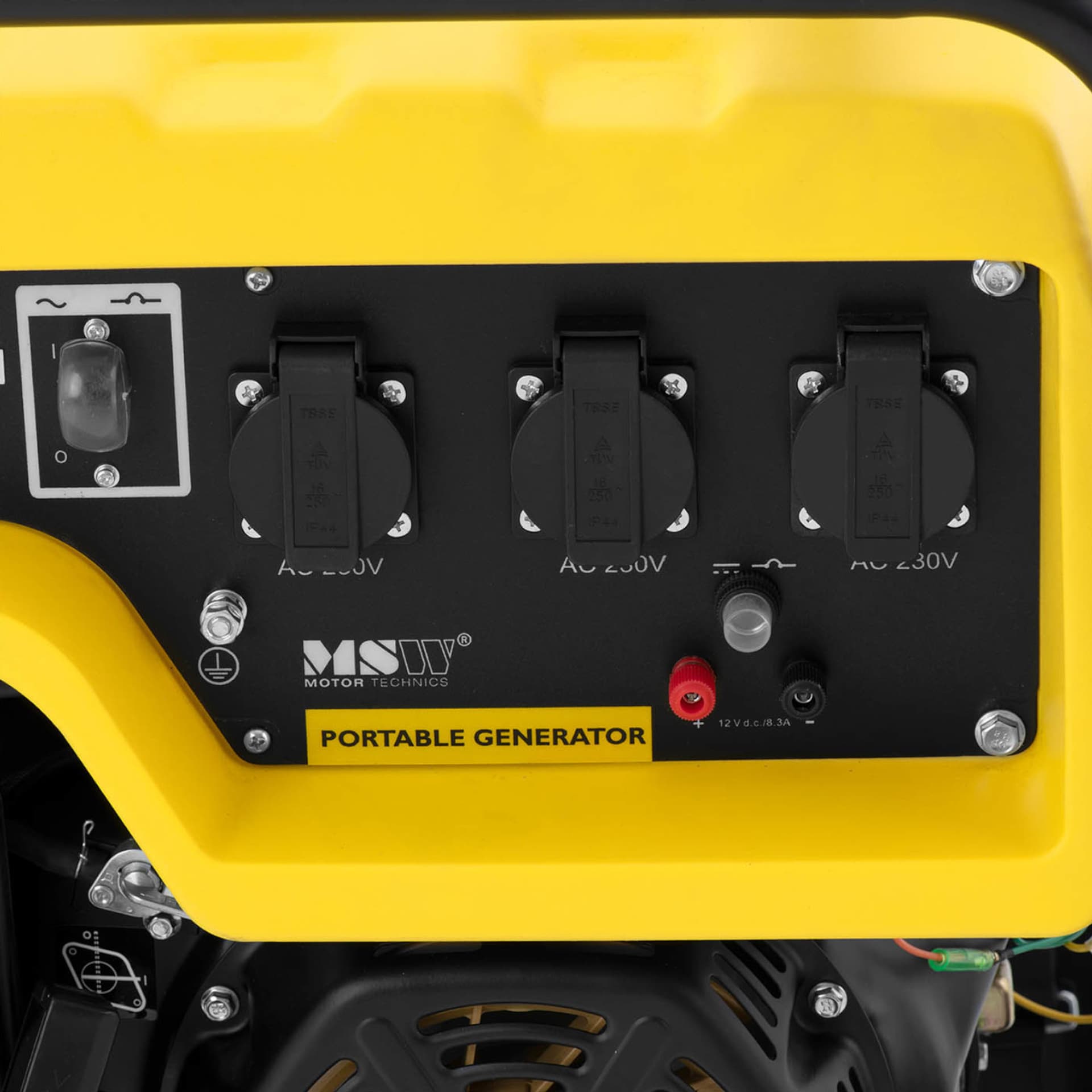 

Agregat prądotwórczy mobilny z rozrusznikiem AC 230V / DC 12V 4400W