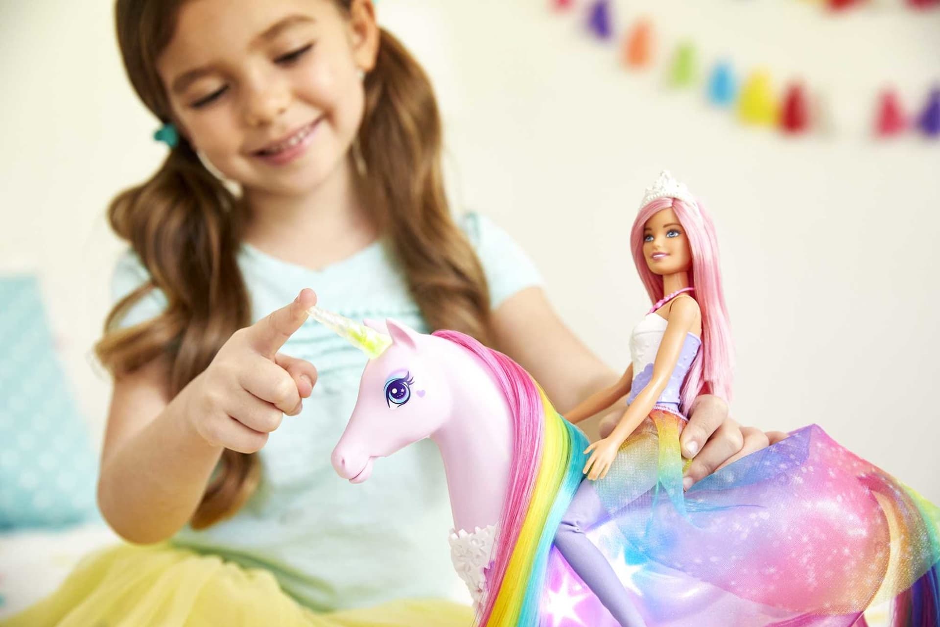 

Barbie Jednorożec Magia Świateł Fxt26