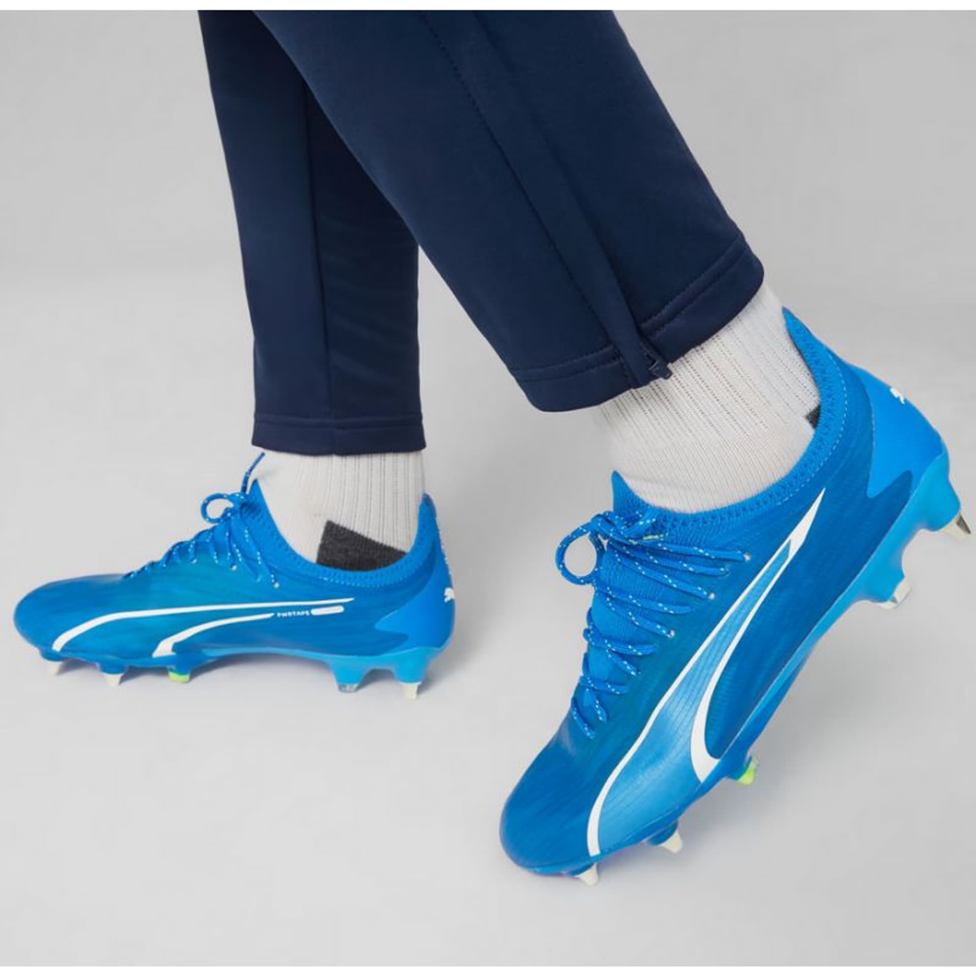 

Buty Puma Ultra Ultimate MxSG M 107504 (kolor Niebieski, rozmiar 44 1/2)
