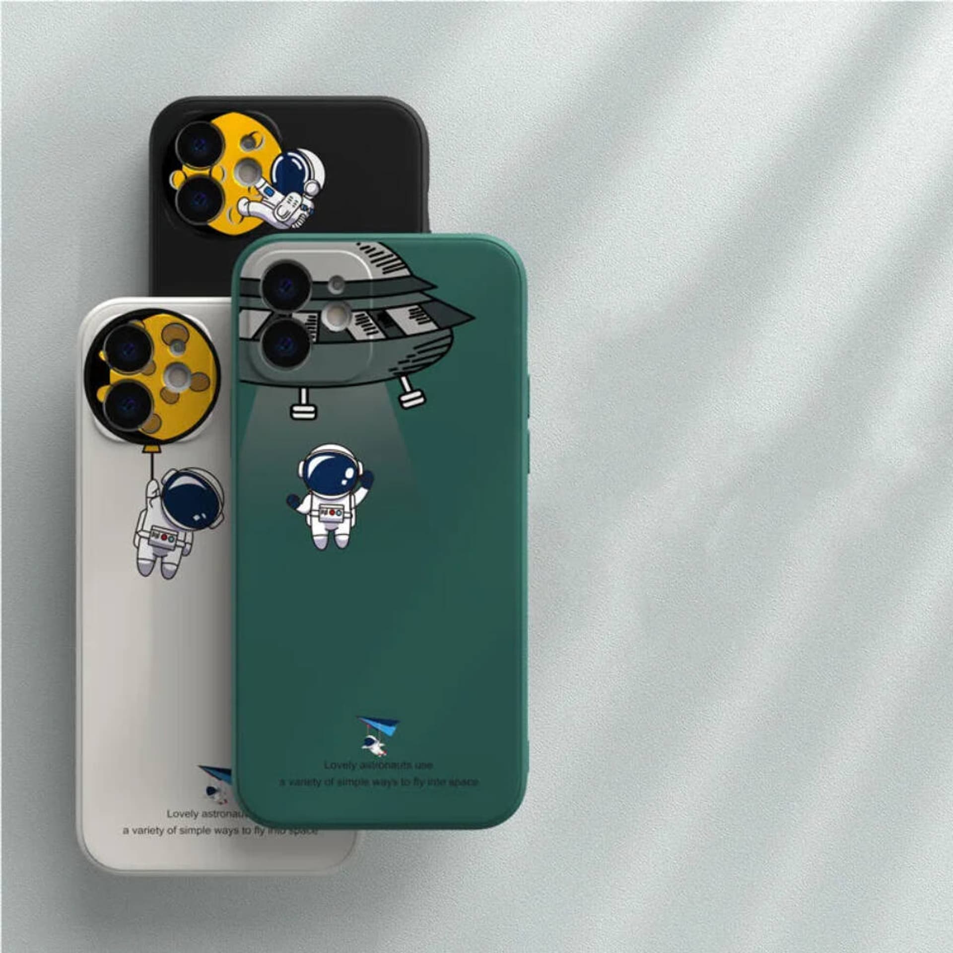 

Etui IPHONE 14 PRO MAX Astronauta NASA kremowe