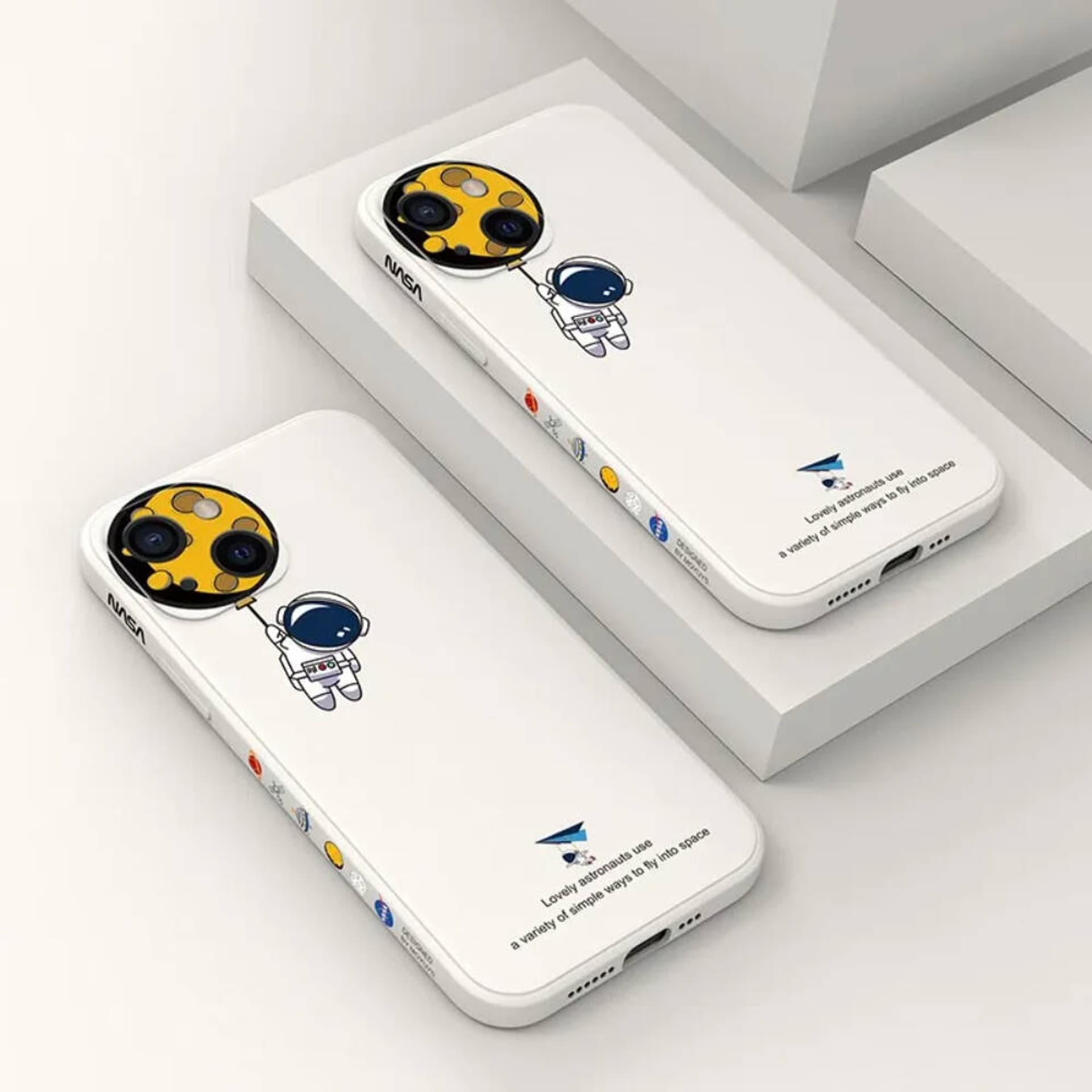 

Etui XIAOMI REDMI 12 4G Astronauta NASA kremowe