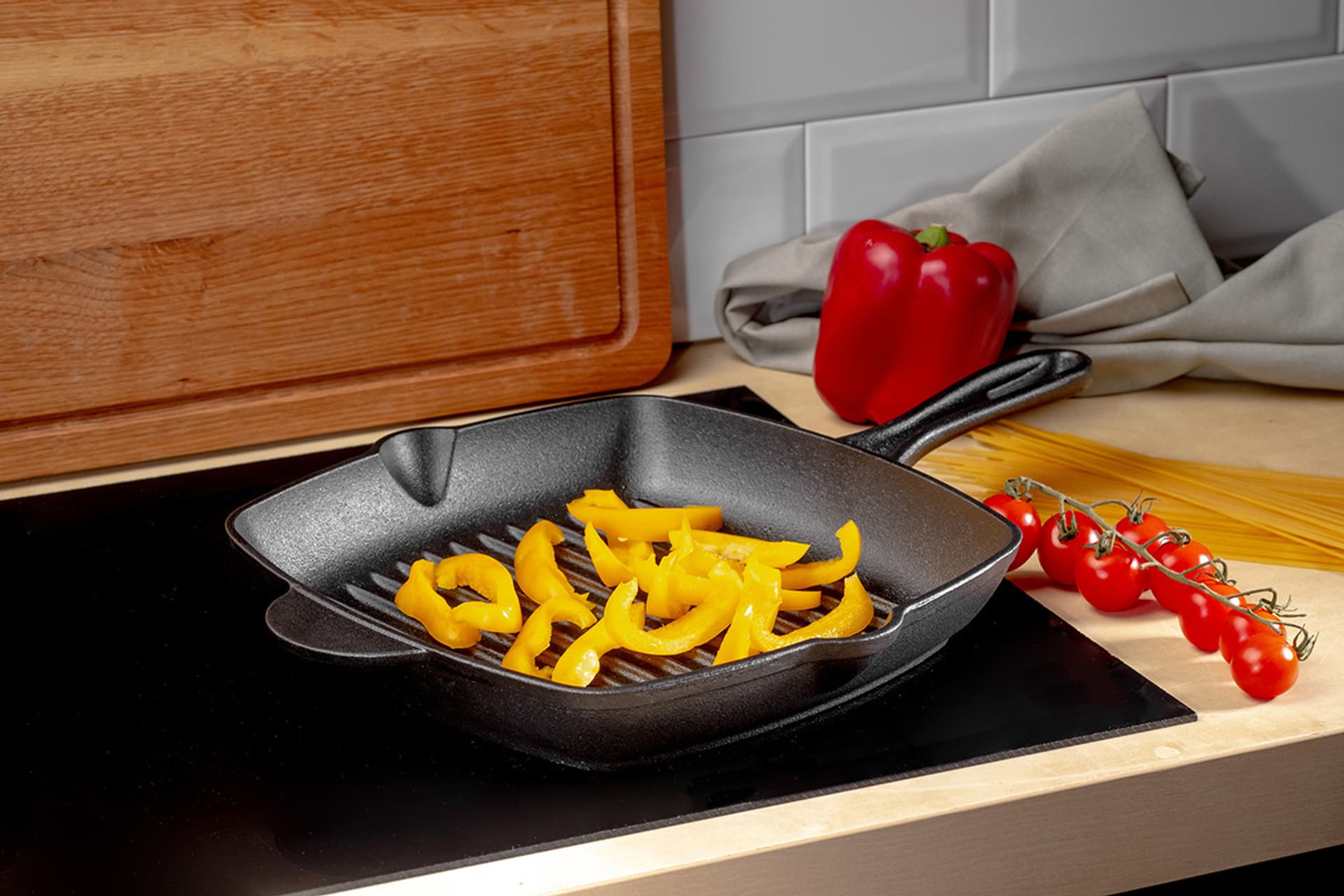 

ŻELIWNA PATELNIA GRILLOWA 26cm 2656