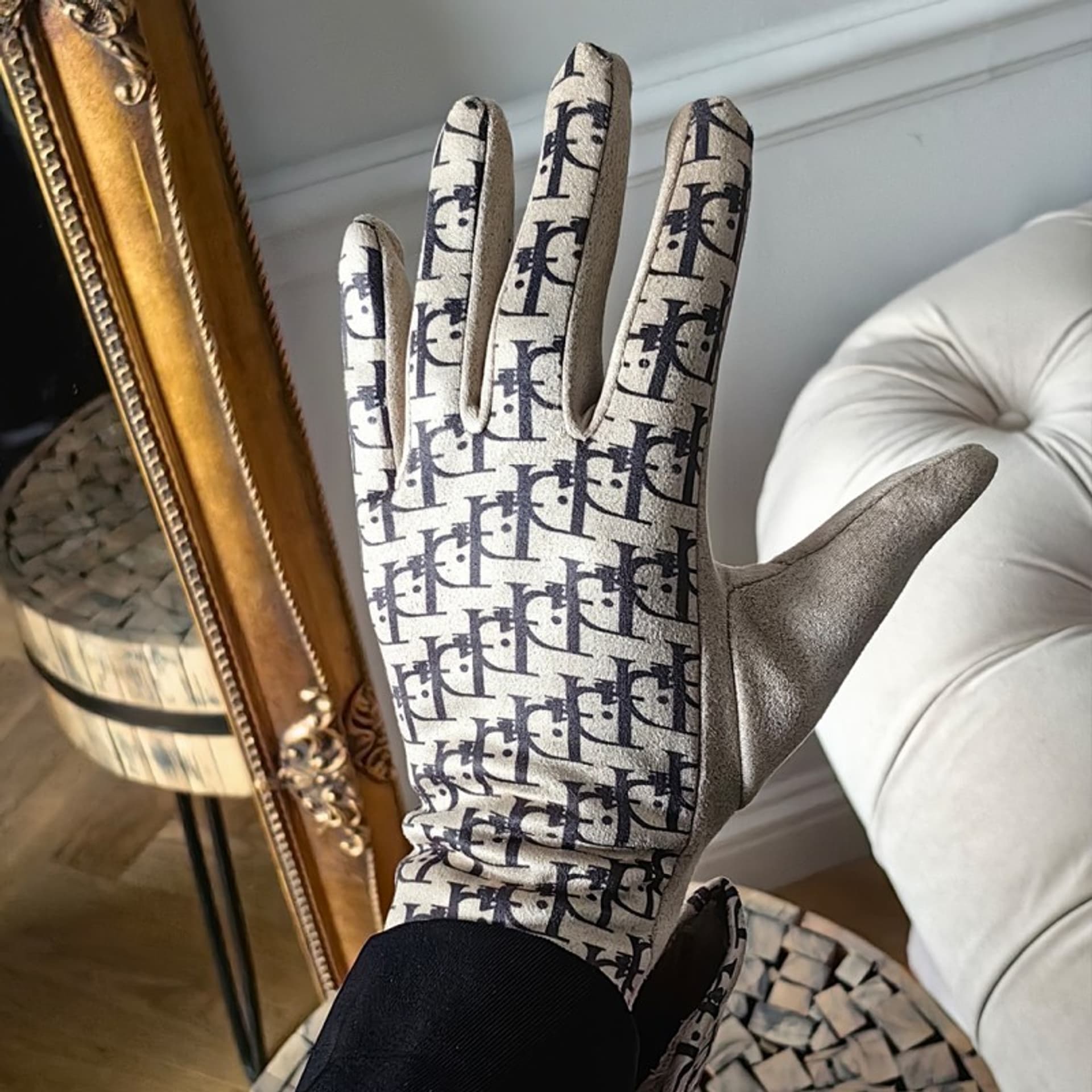 

Damskie rękawiczki elegancki nadruk Elegant ciepłe z polarkiem w środku REK143WZ5