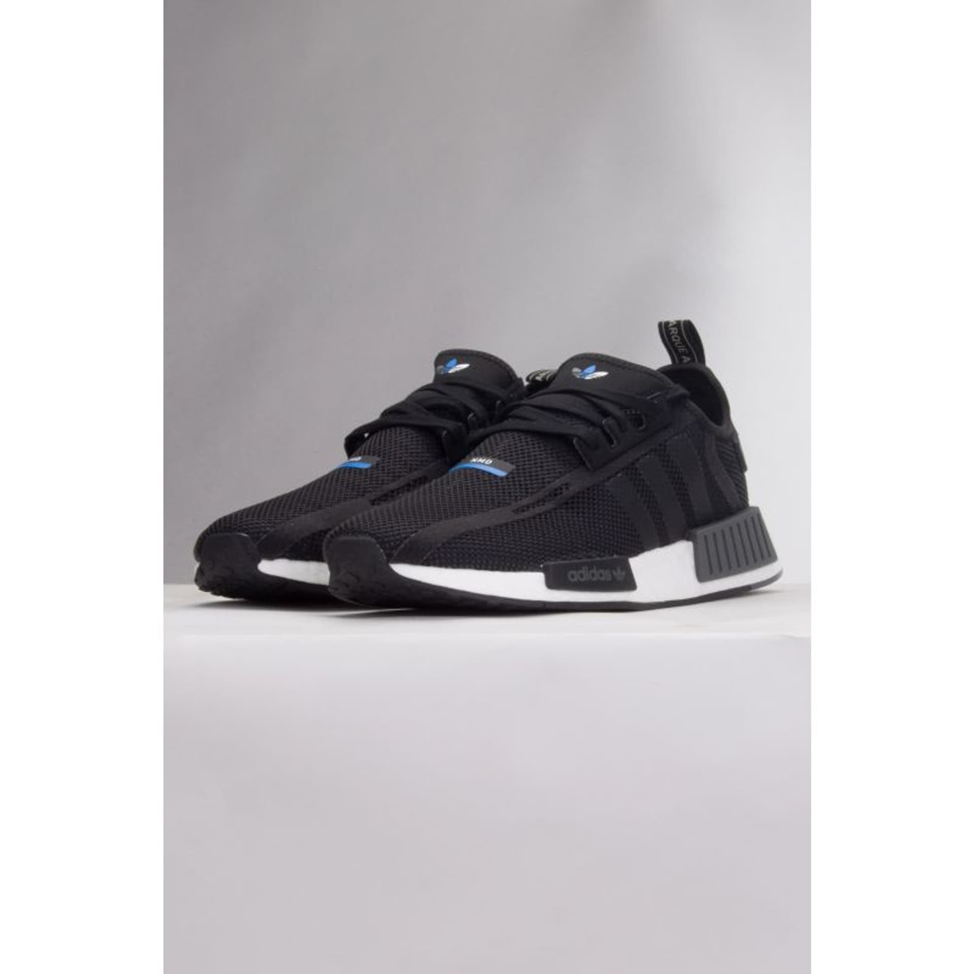 

Buty adidas NMD_R1 M (kolor Czarny, rozmiar 42)