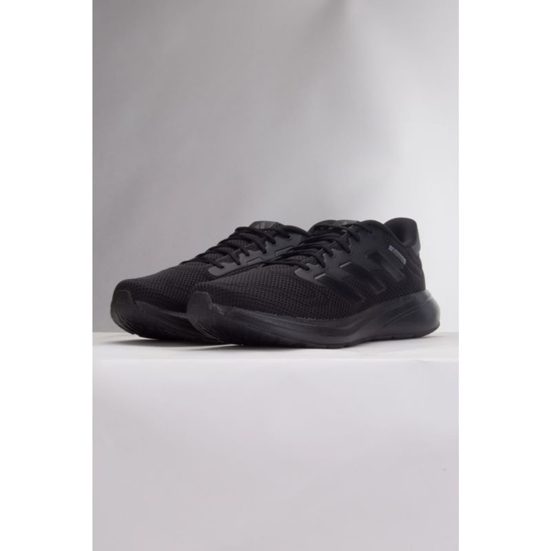 

Buty do biegania adidas Response Runner U M (kolor Czarny, rozmiar 44 2/3)