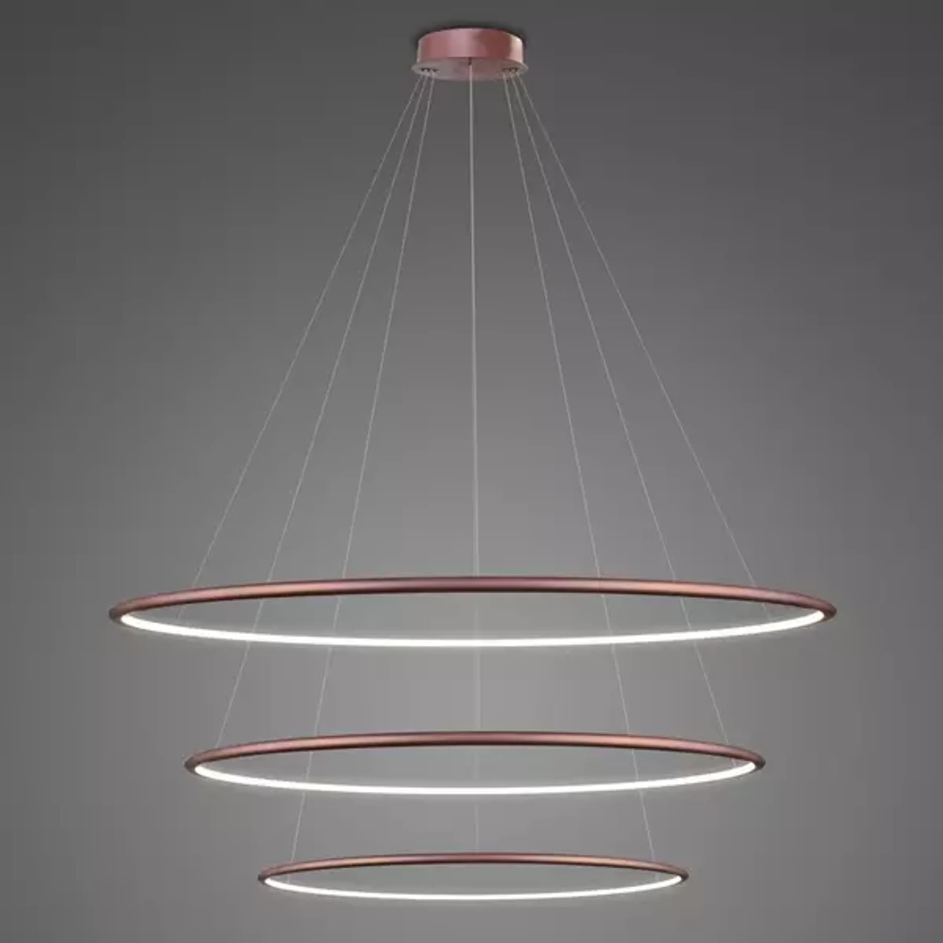 

Lampa wisząca Ledowe Okręgi No.3 Φ100 cm in 4k różowe złoto Altavola Design (Barwa światła barwa dzienna, Kierunek padania światła do wewnątrz, Kolor różowe złoto, Możliwość ściemniania nie)