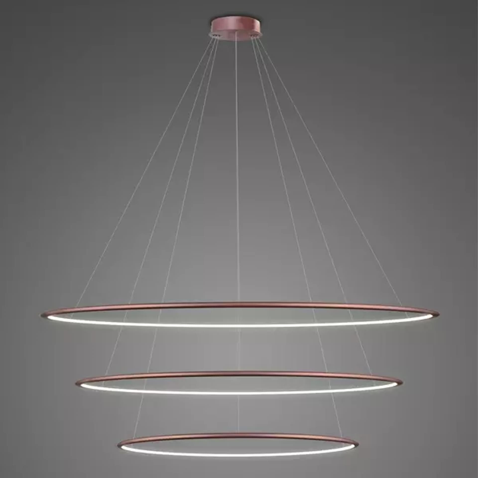 

Lampa wisząca Ledowe Okręgi No.3 Φ120 cm in 4k różowe złoto Altavola Design (Barwa światła barwa dzienna, Kierunek padania światła do wewnątrz, Kolor różowe złoto, Możliwość ściemniania nie)