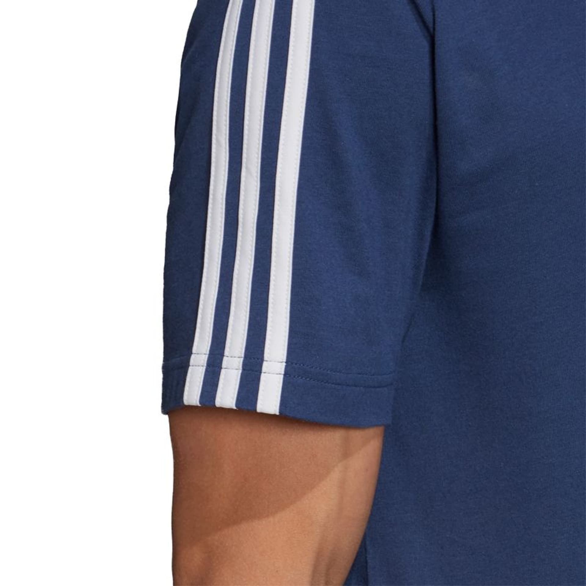 

Koszulka adidas Essentials 3-Stripes M FM6228 (kolor Niebieski, rozmiar L)