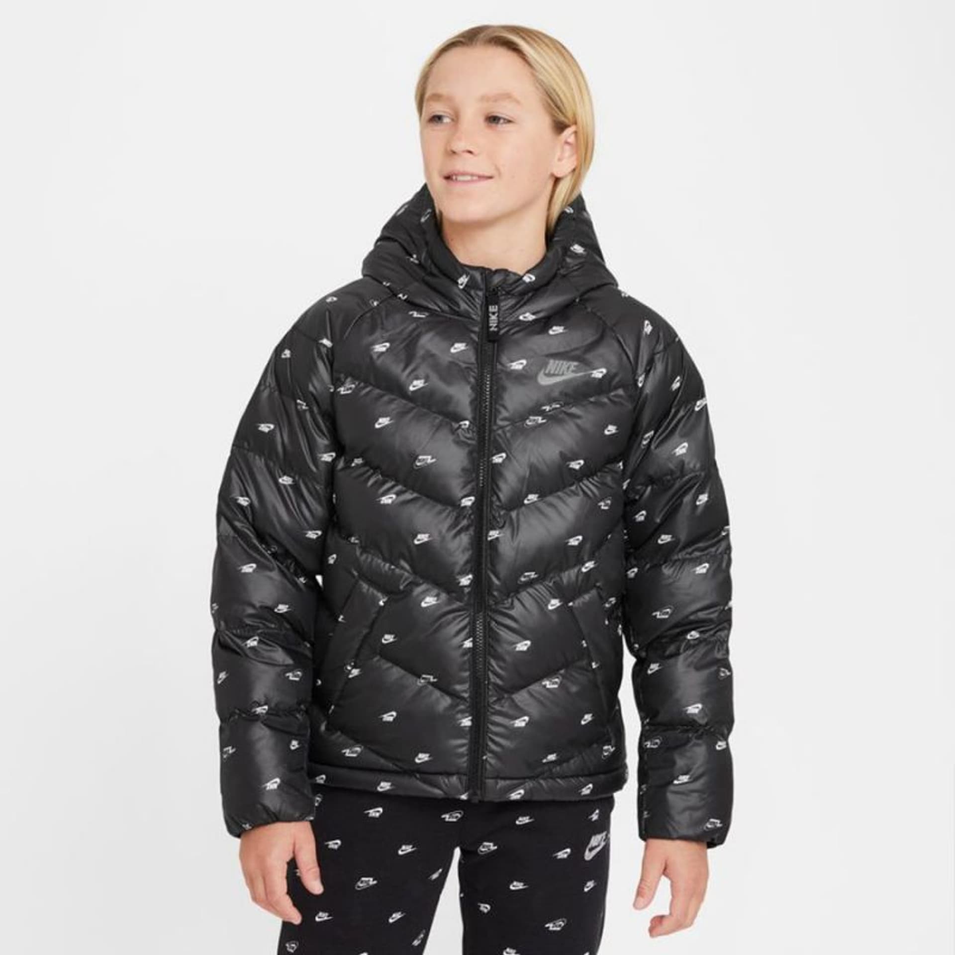 

Kurtka Nike Sportswear Jr DX1266 (kolor Czarny, rozmiar S (128-137))