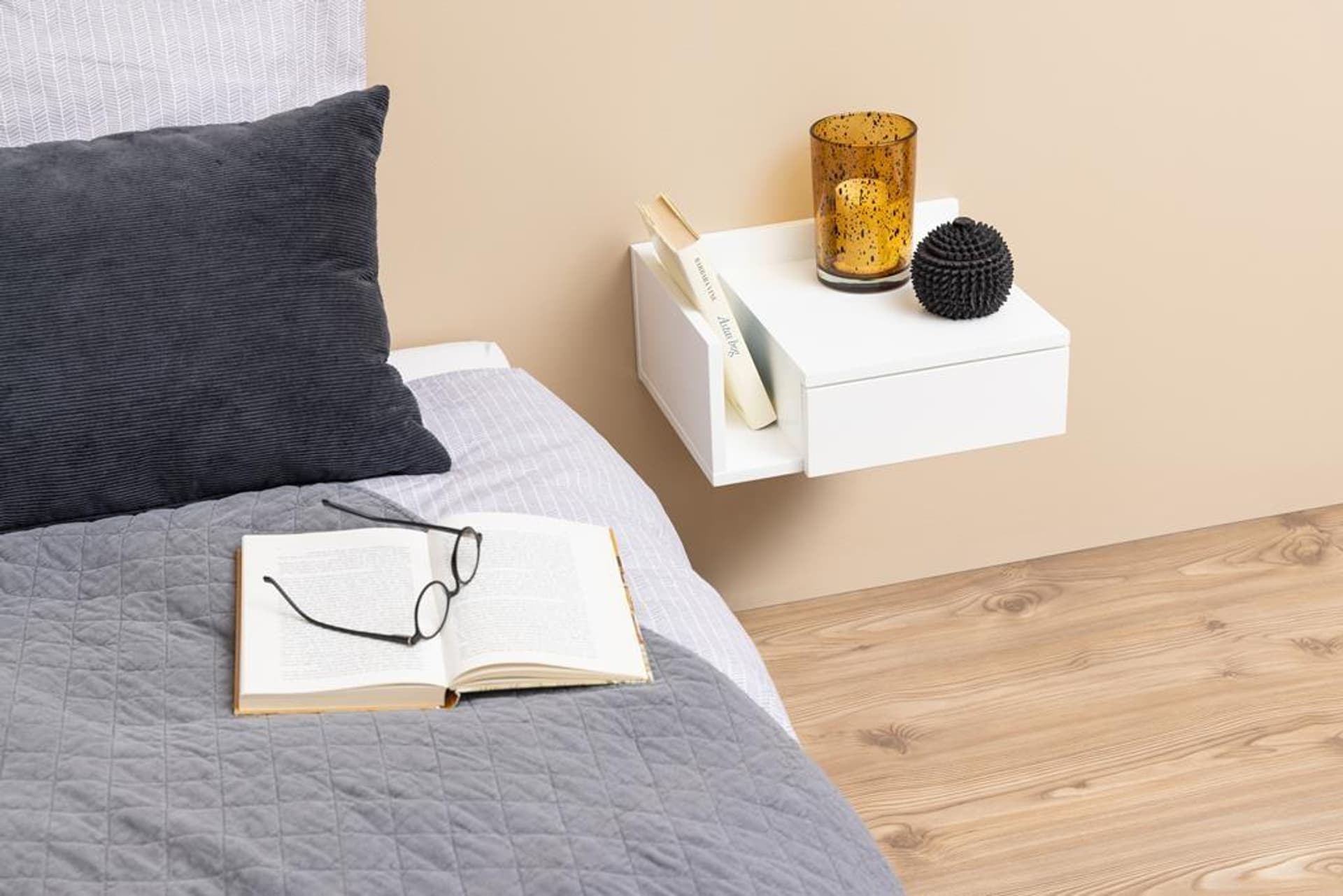 

Szafka nocna Ashlan II White