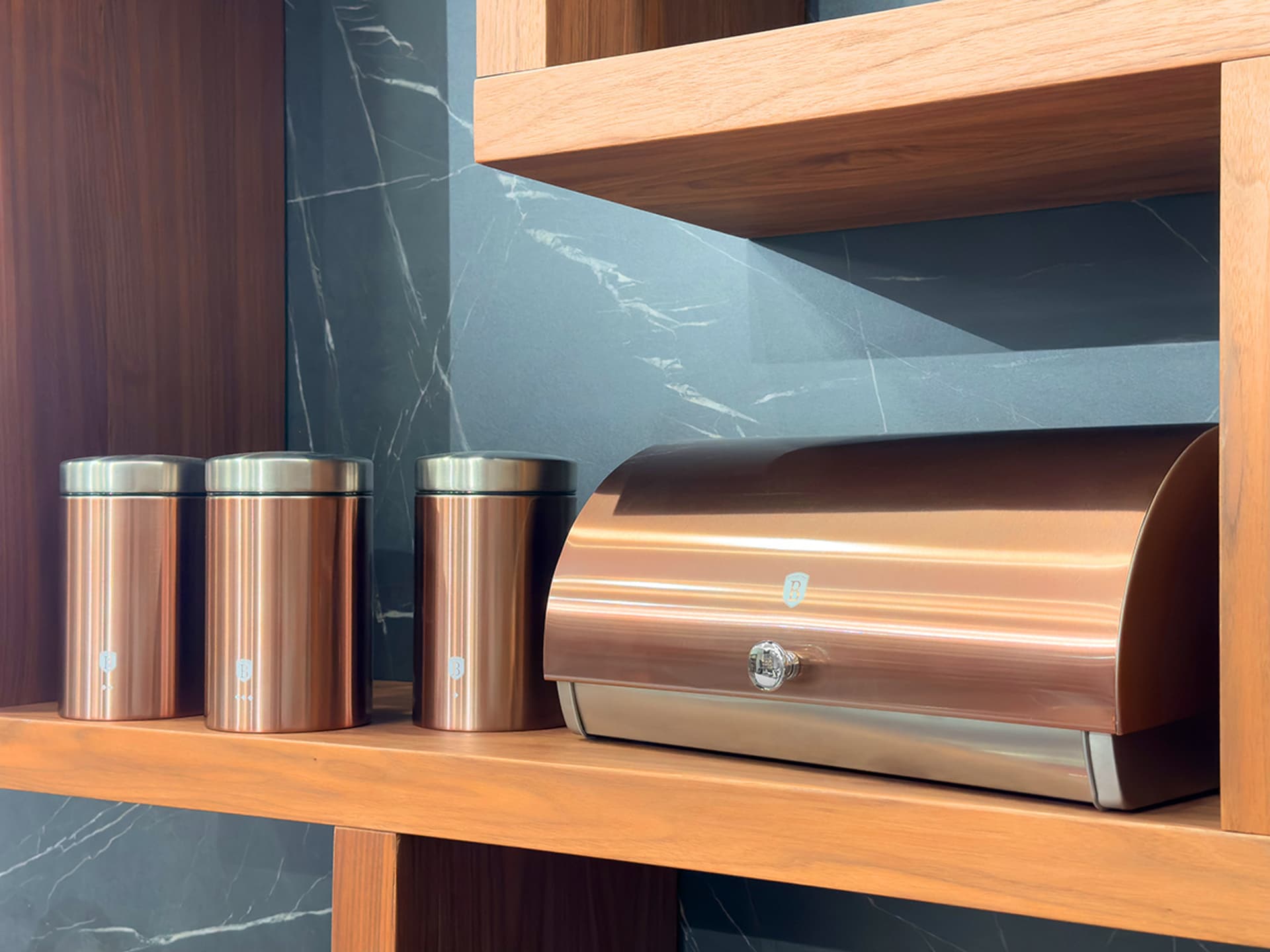

CHLEBAK Z ZESTAWEM POJEMNIKÓW BERLINGER HAUS BH-6730 ROSE GOLD