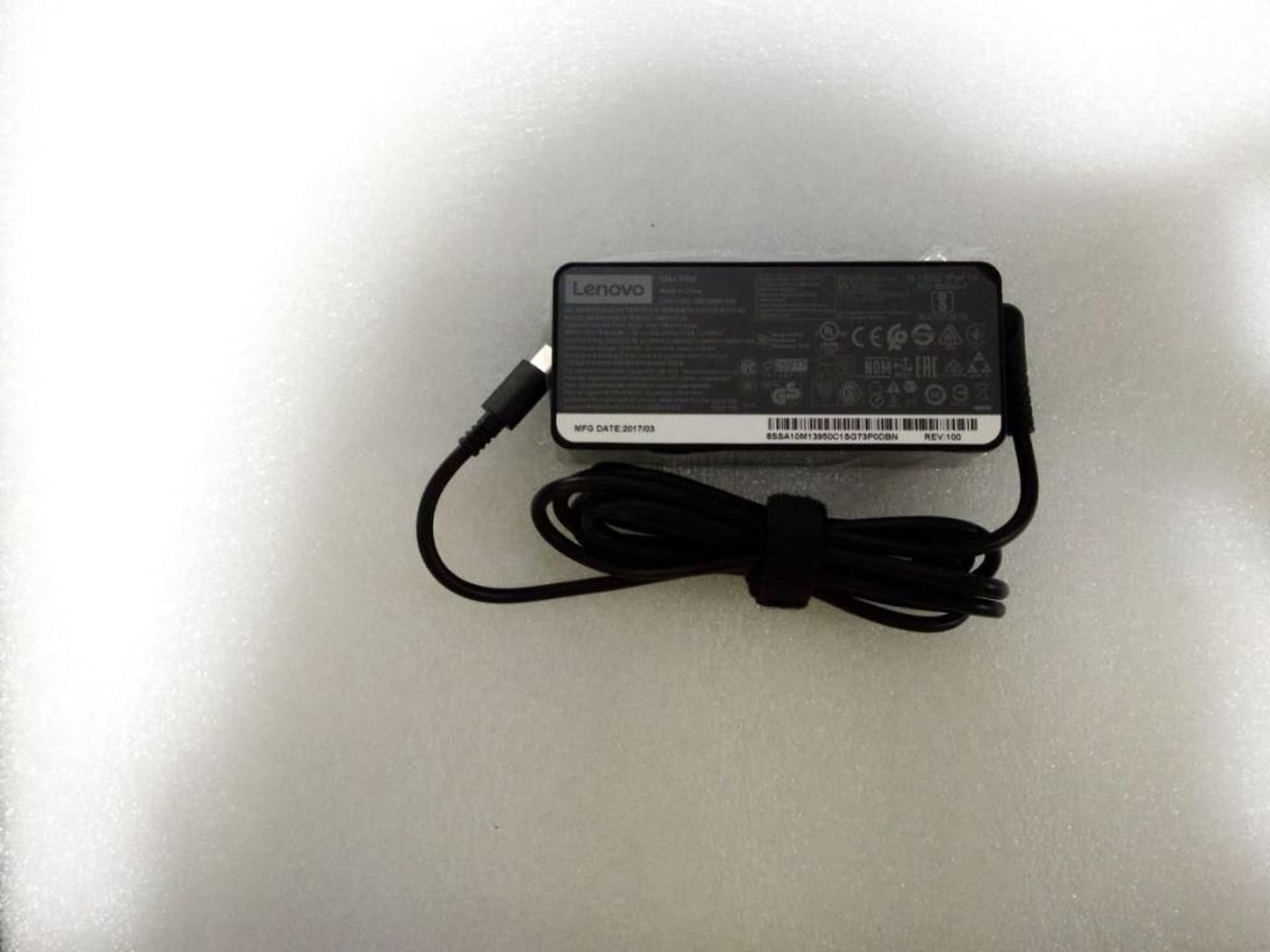 

Lenovo AC Adapter