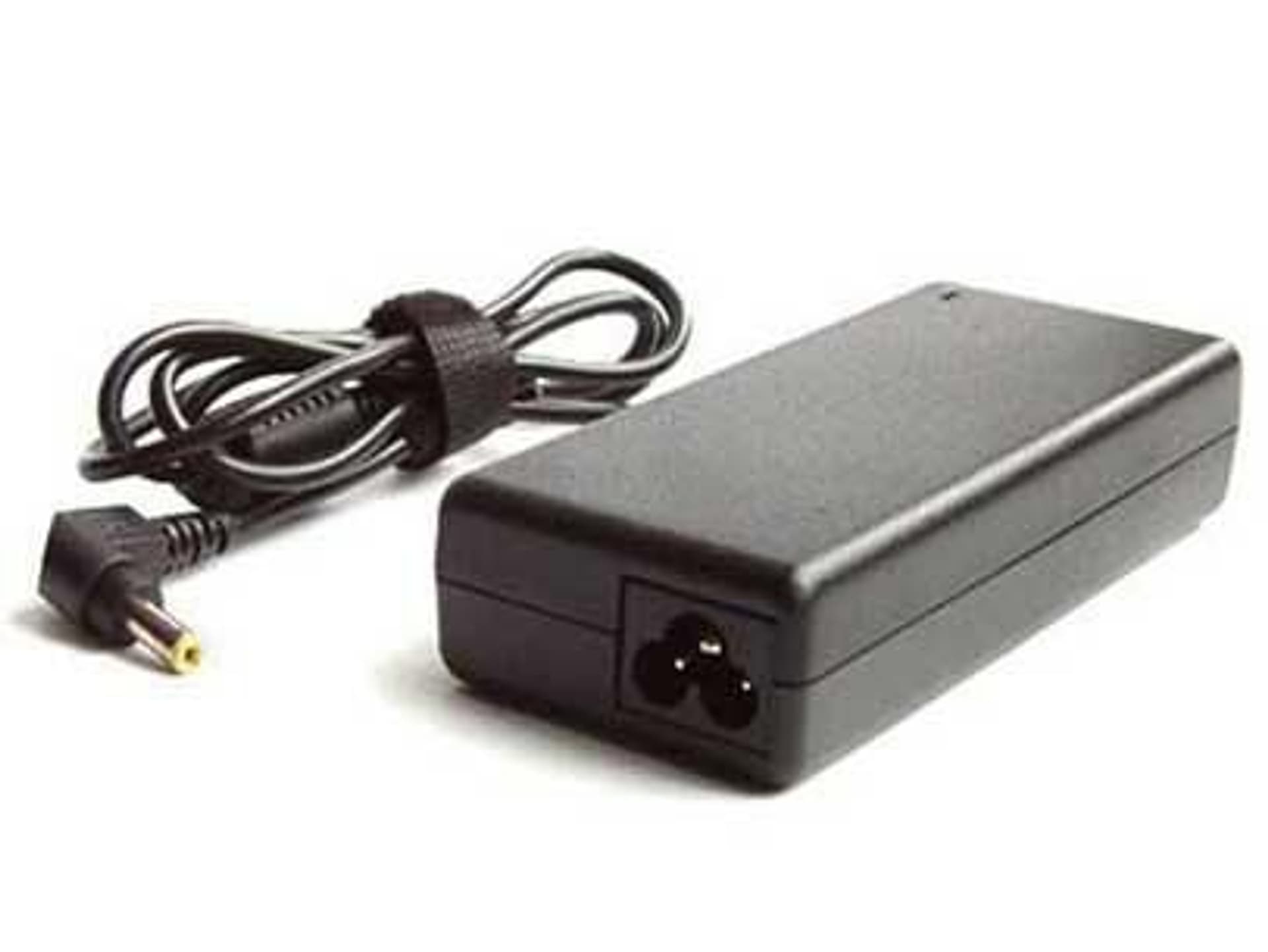 

Lenovo AC Adapter 135W 20VDC 2P WW DE