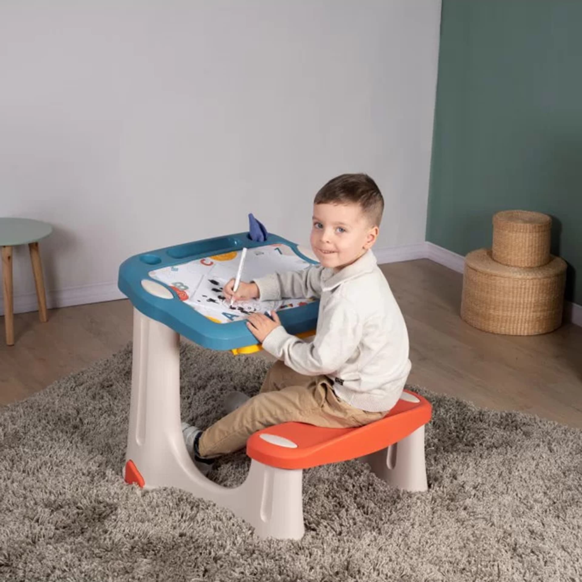 

Smoby Stolik z Tablicą Do Rysowania Biurko z Ławką + 12 akcesoriów