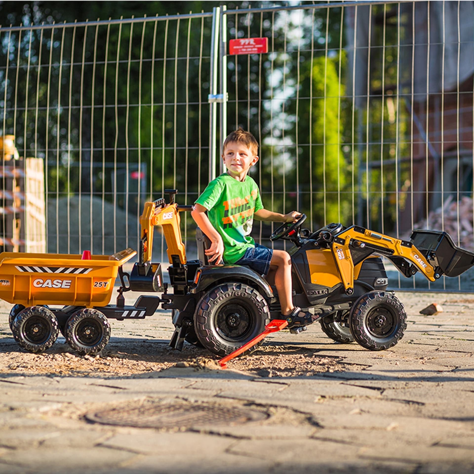 

FALK Traktor Case IH Backhoe Pomarańczowy z Przyczepką Ruchoma Łyżka od 3 Lat