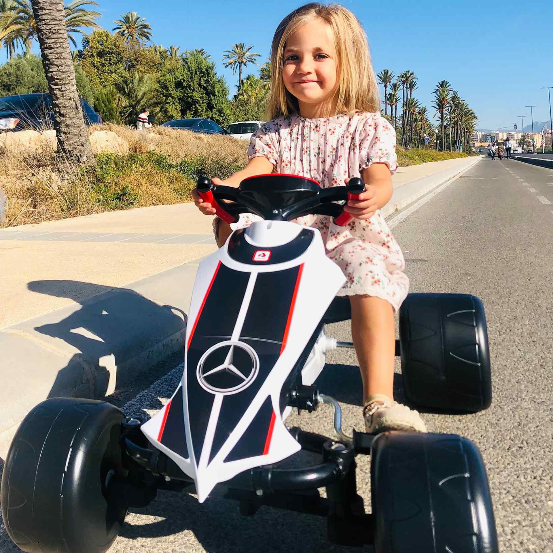 

INJUSA Gokart Mercedes Na Pedały