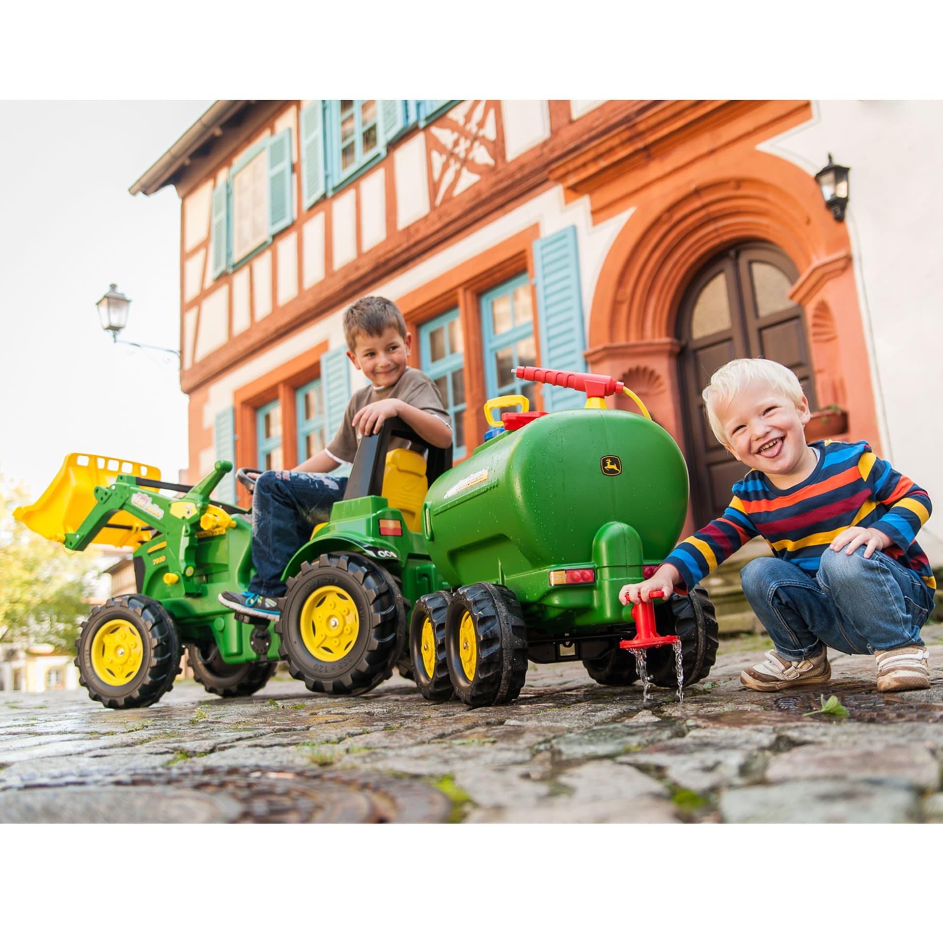 

Rolly Toys rollyTrailer cysterna John Deere dwuosiowa + pompka