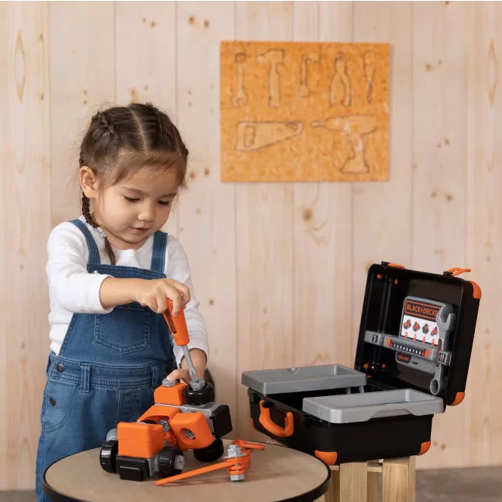 

Smoby Black & Decker Walizka z Narzędziami + Samochód w Częściach