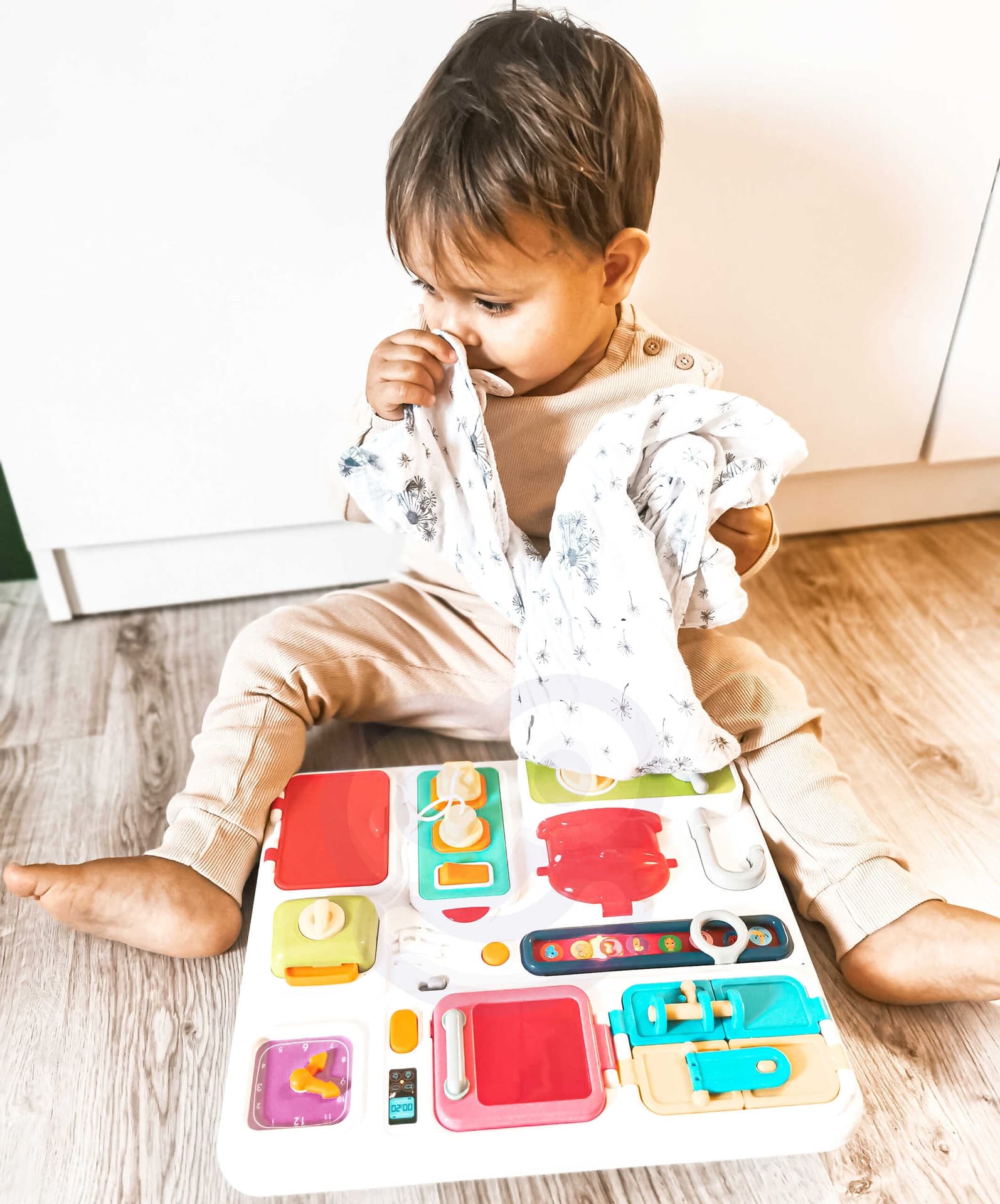 

WOOPIE BABY Tablica Manipulacyjna Kuchnia Zegar z Efektami Dźwiękowymi i Świetlnymi Montessori