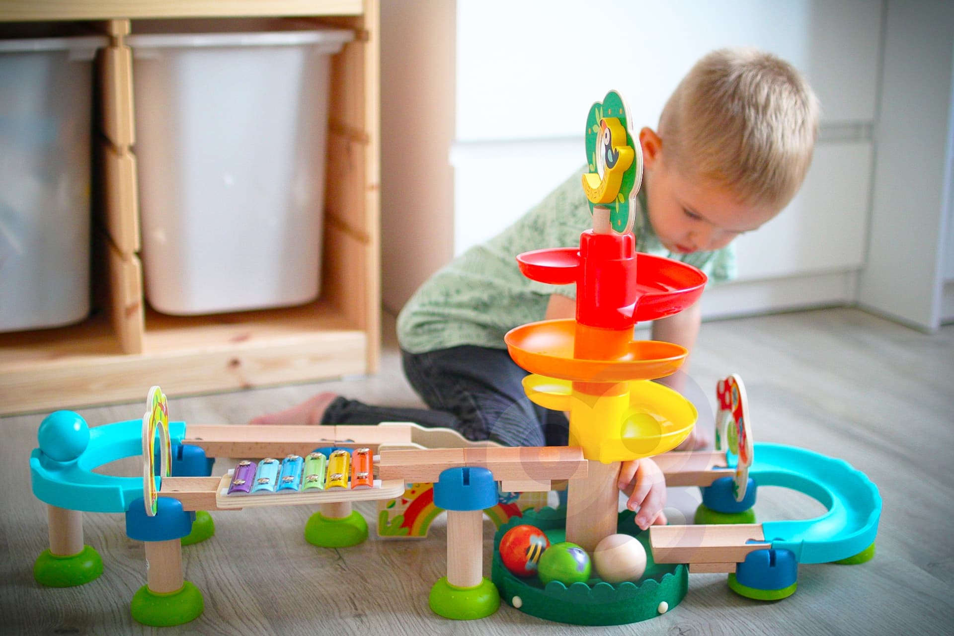 

Tooky Toy Drewniany Muzyczny Tor Kulkowy Kulodrom 44 el.